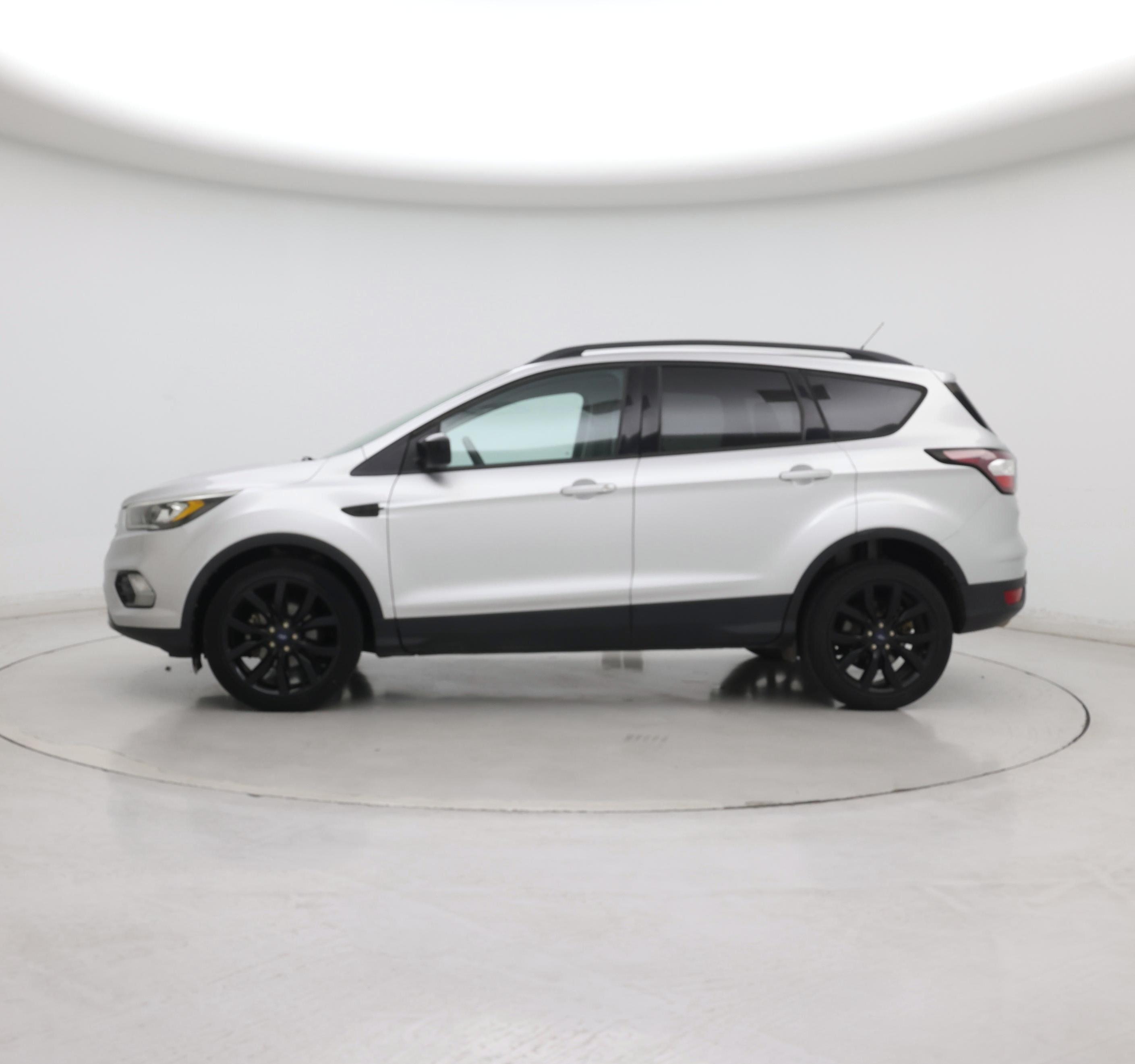 Thumbnail: 2018 Ford Escape - 3