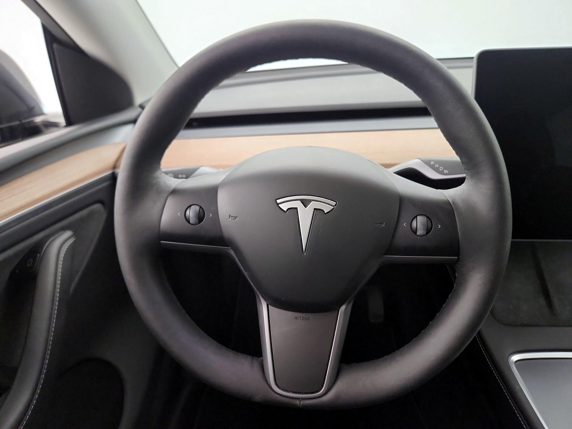 Thumbnail: 2024 Tesla Model Y - 10