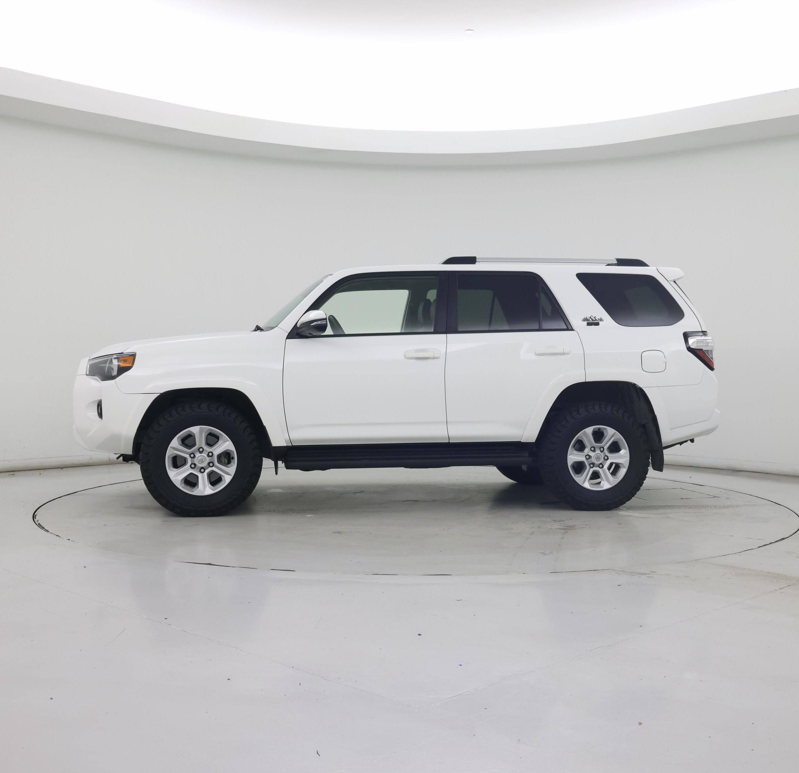 Thumbnail: 2022 Toyota 4Runner - 3