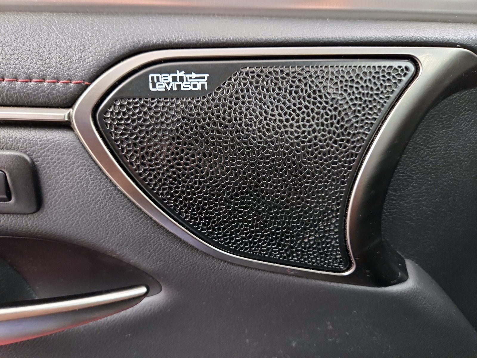 2019 Lexus ES F SPORT - Photo 23
