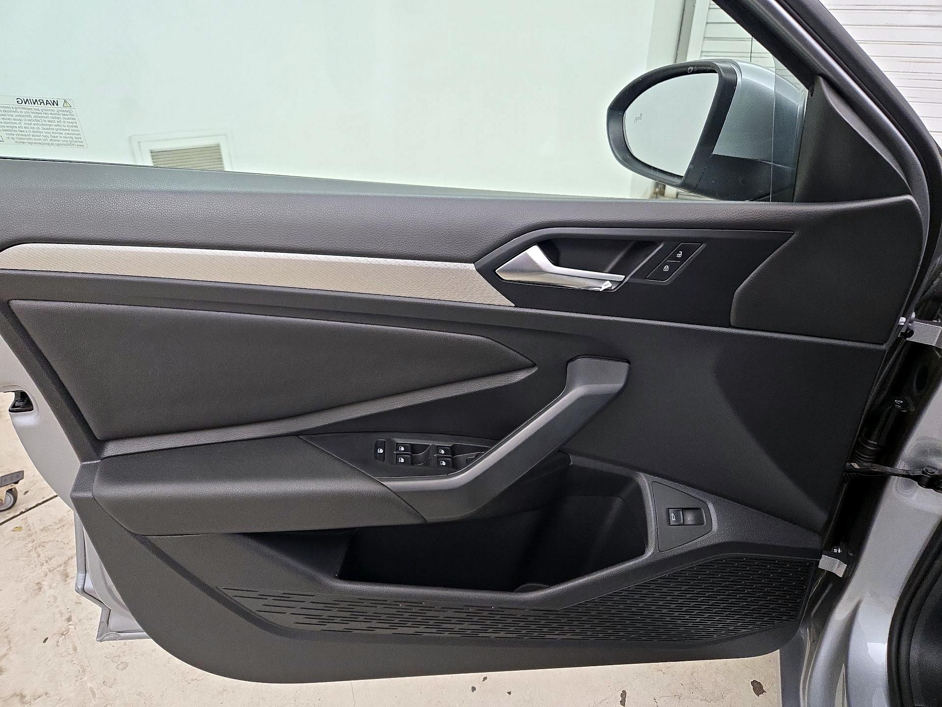 Thumbnail: 2019 Volkswagen Jetta - 12