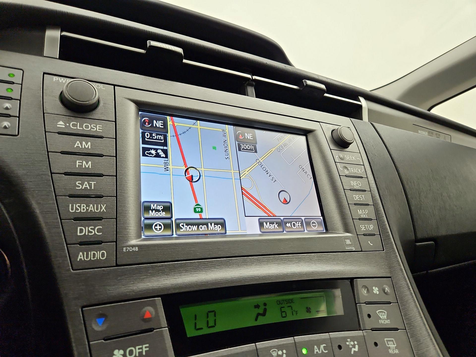Thumbnail: 2015 Toyota Prius - 14