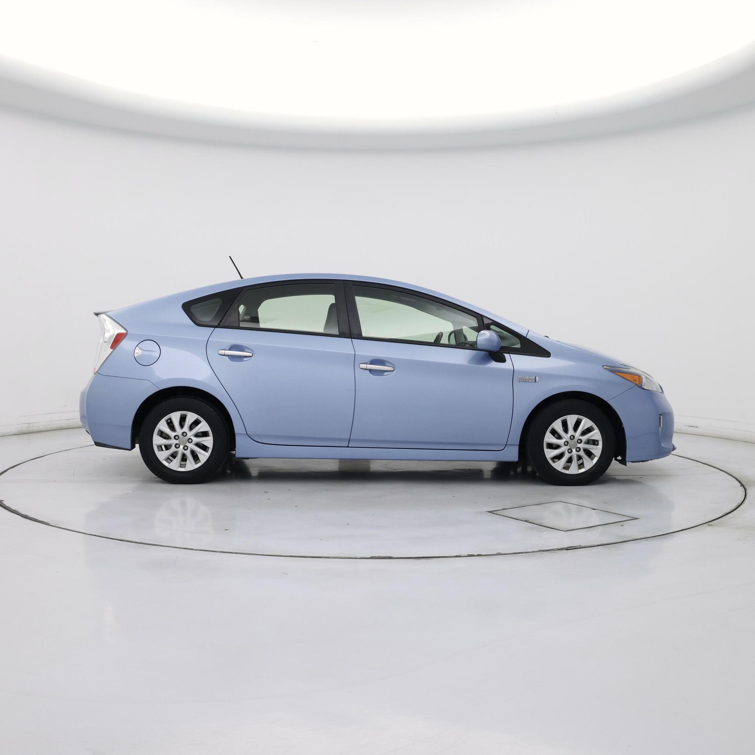Thumbnail: 2015 Toyota Prius - 7