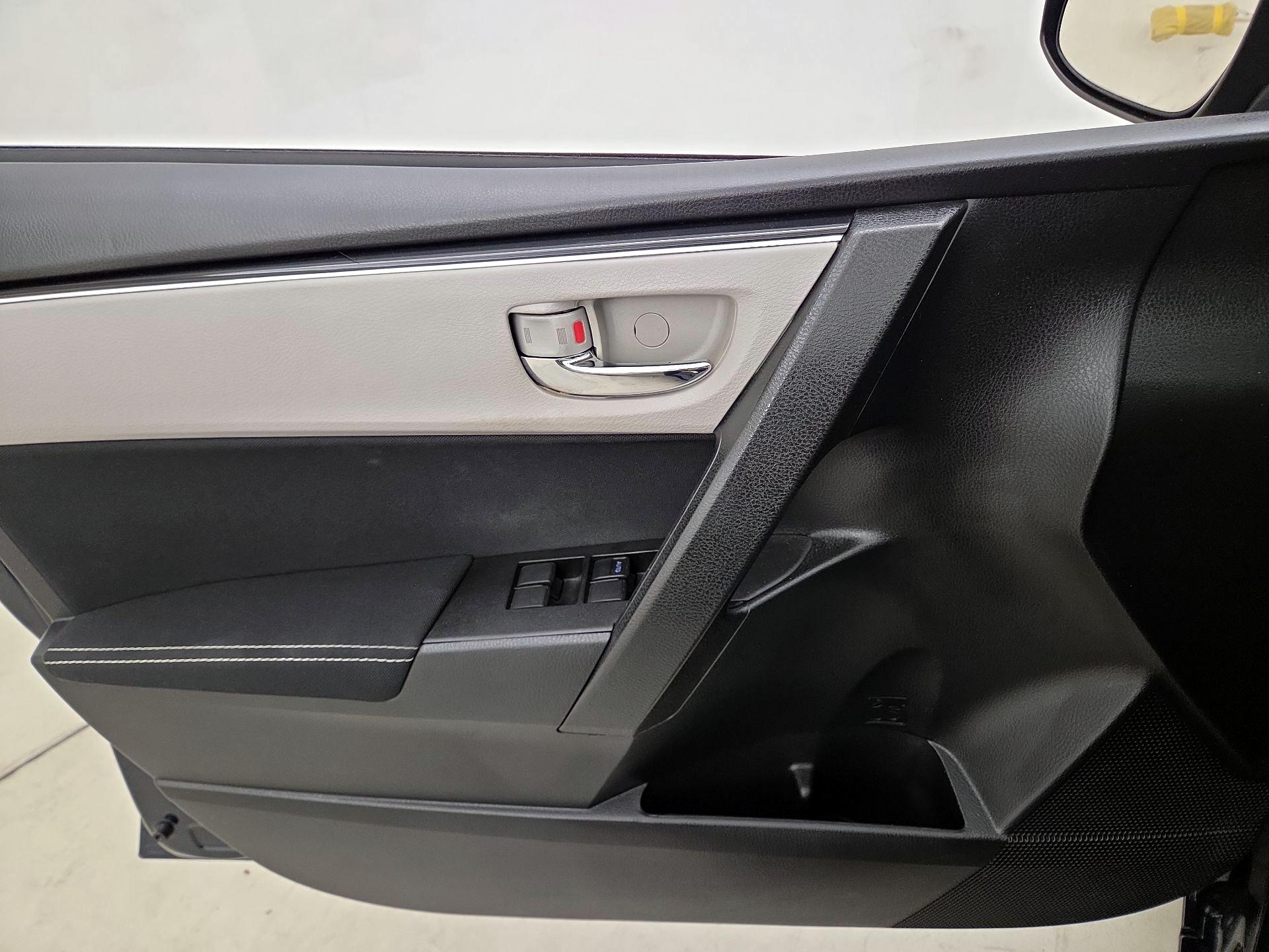 Thumbnail: 2019 Toyota Corolla - 12