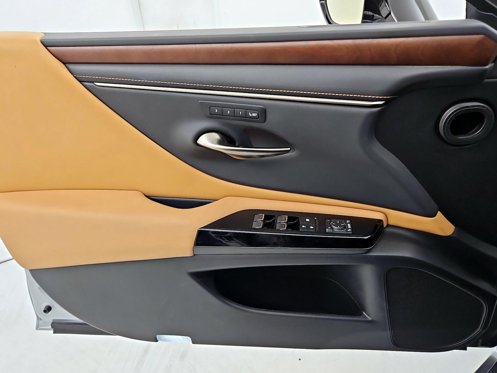 2023 Lexus ES 350 - Photo 13