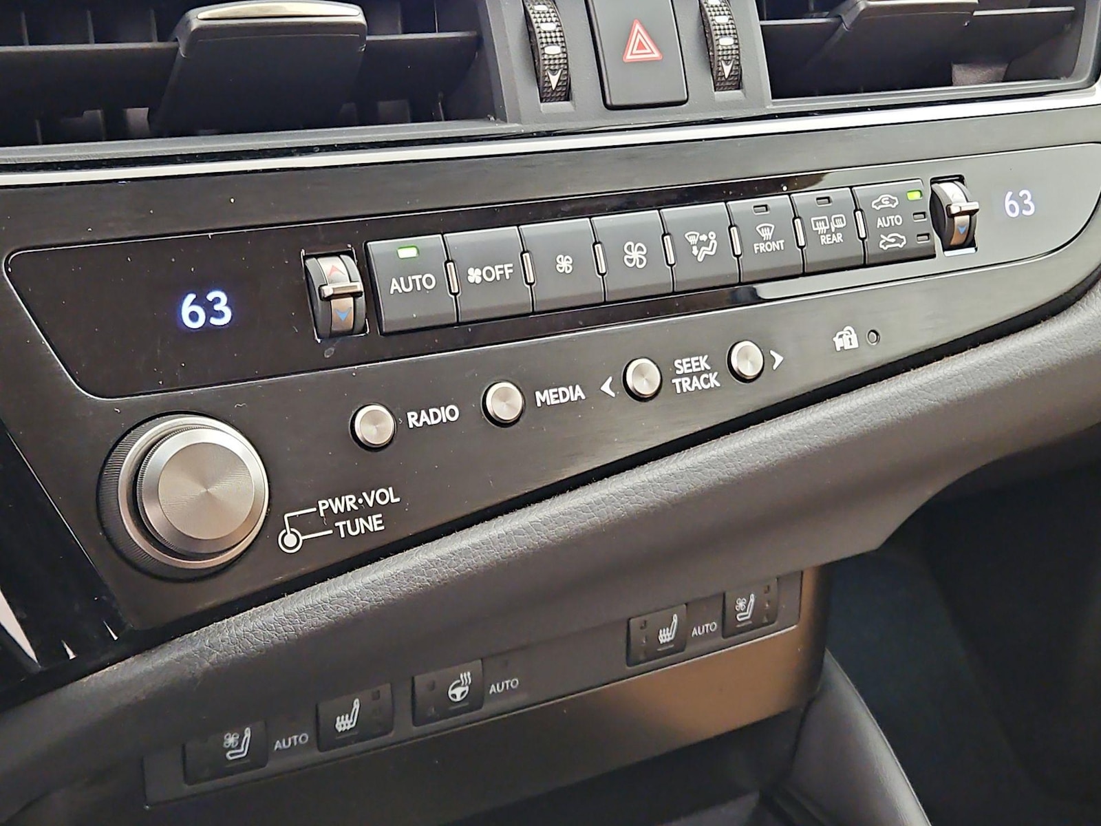 2023 Lexus ES 350 - Photo 18
