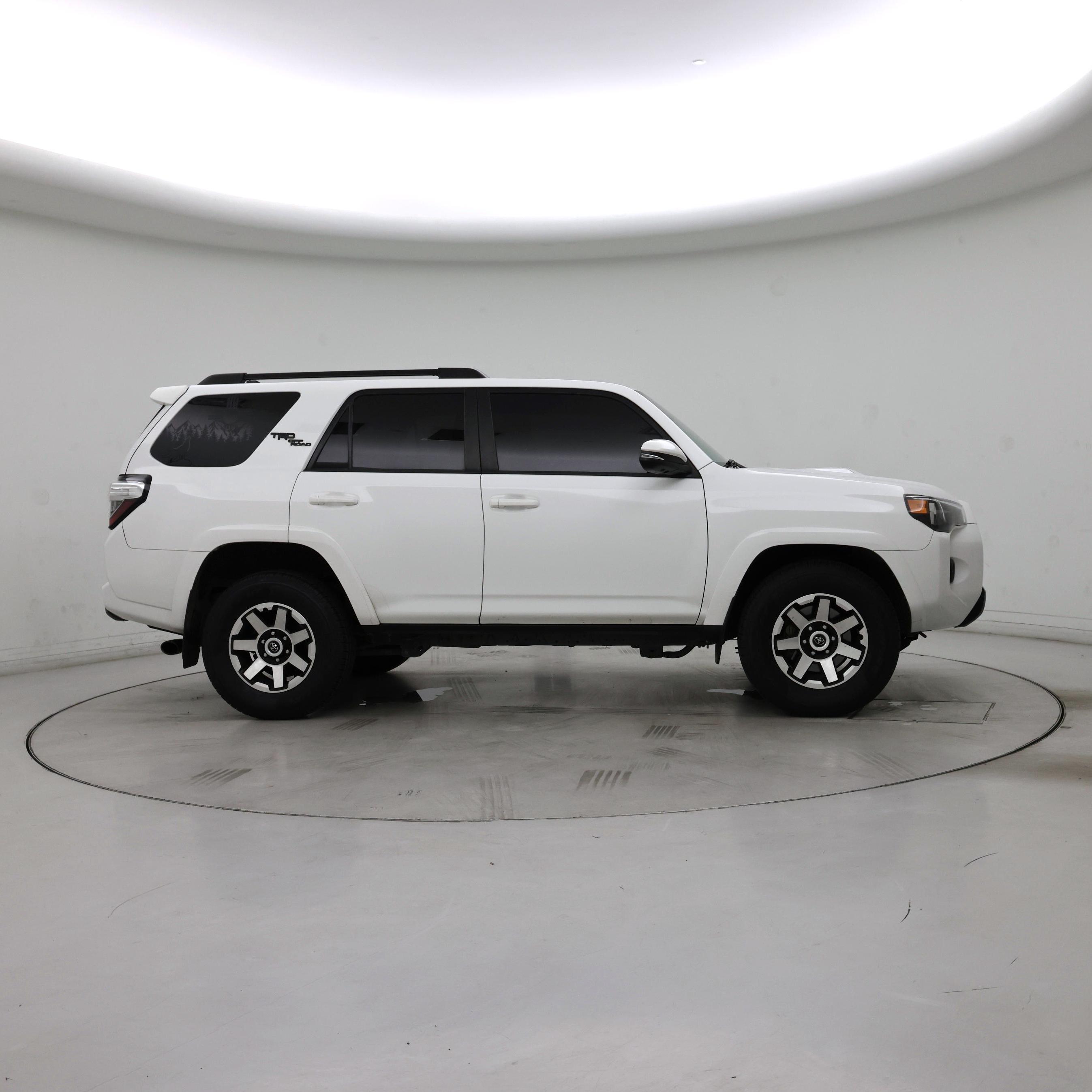 Thumbnail: 2022 Toyota 4Runner - 7