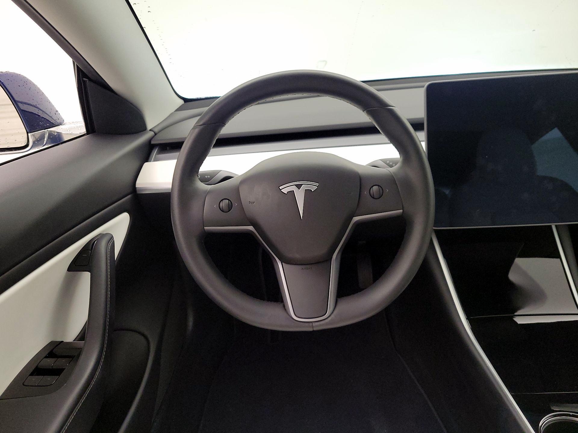 Thumbnail: 2020 Tesla Model 3 - 10