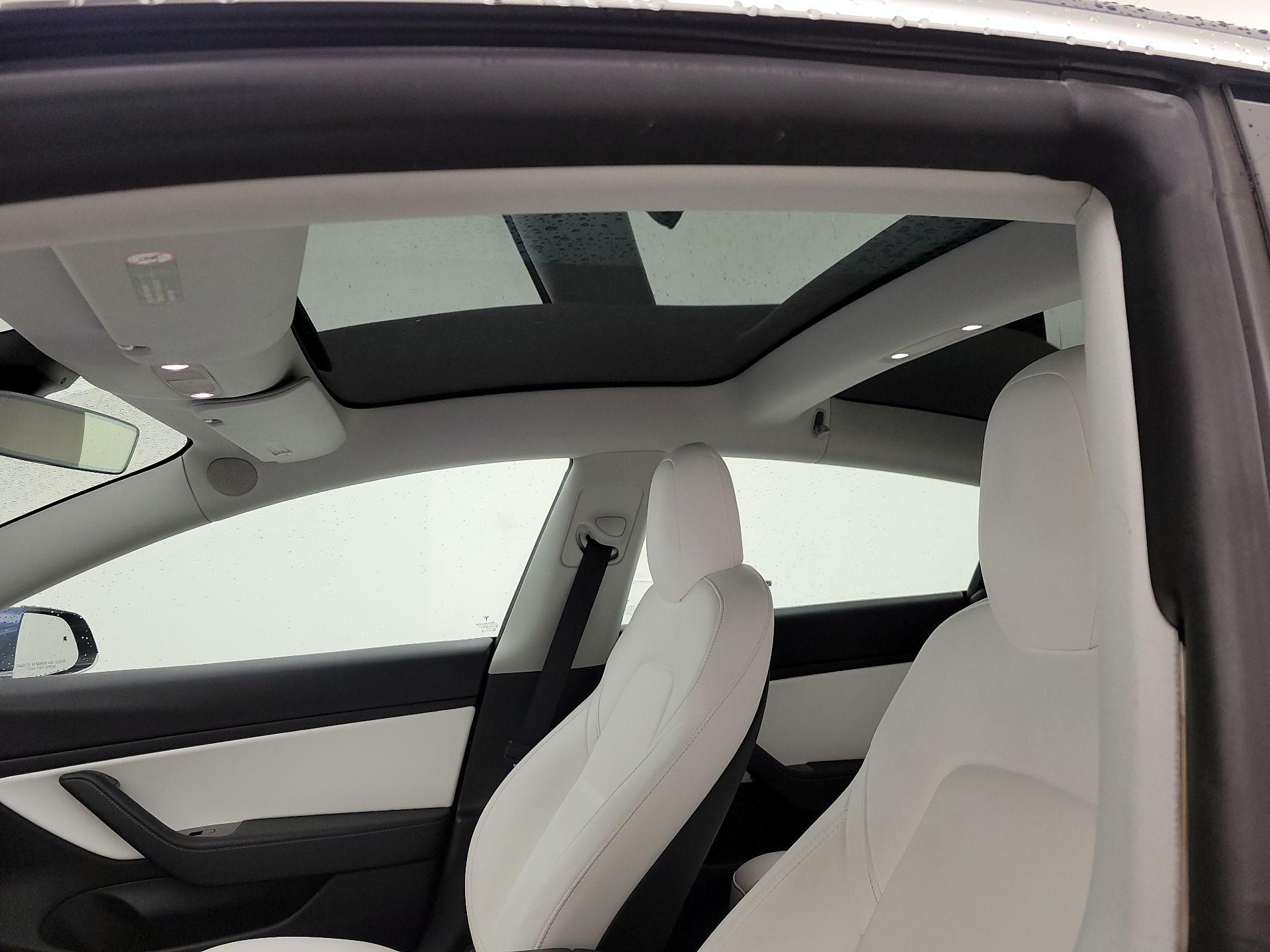 Thumbnail: 2020 Tesla Model 3 - 17