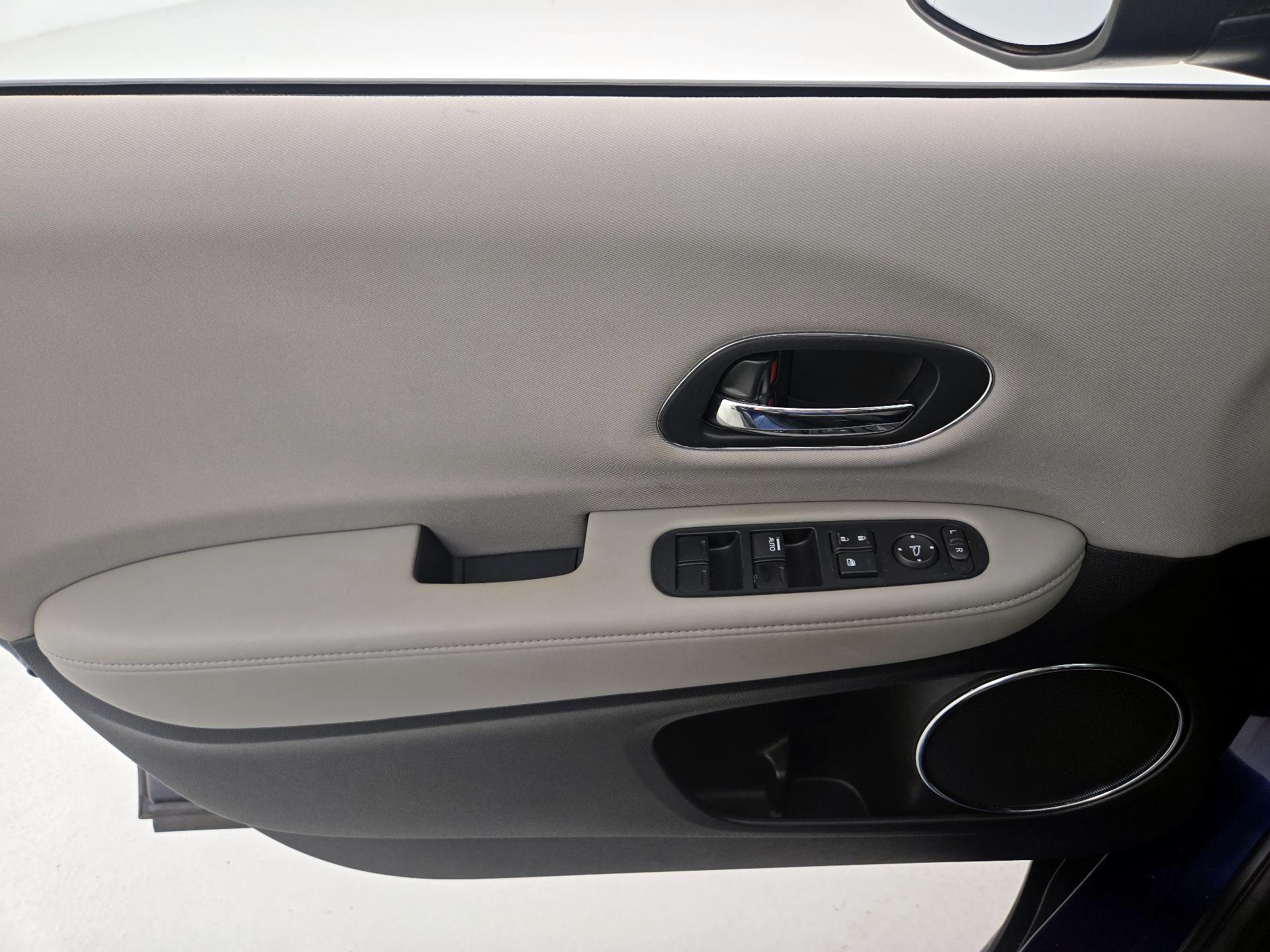 Thumbnail: 2016 Honda HR-V - 12