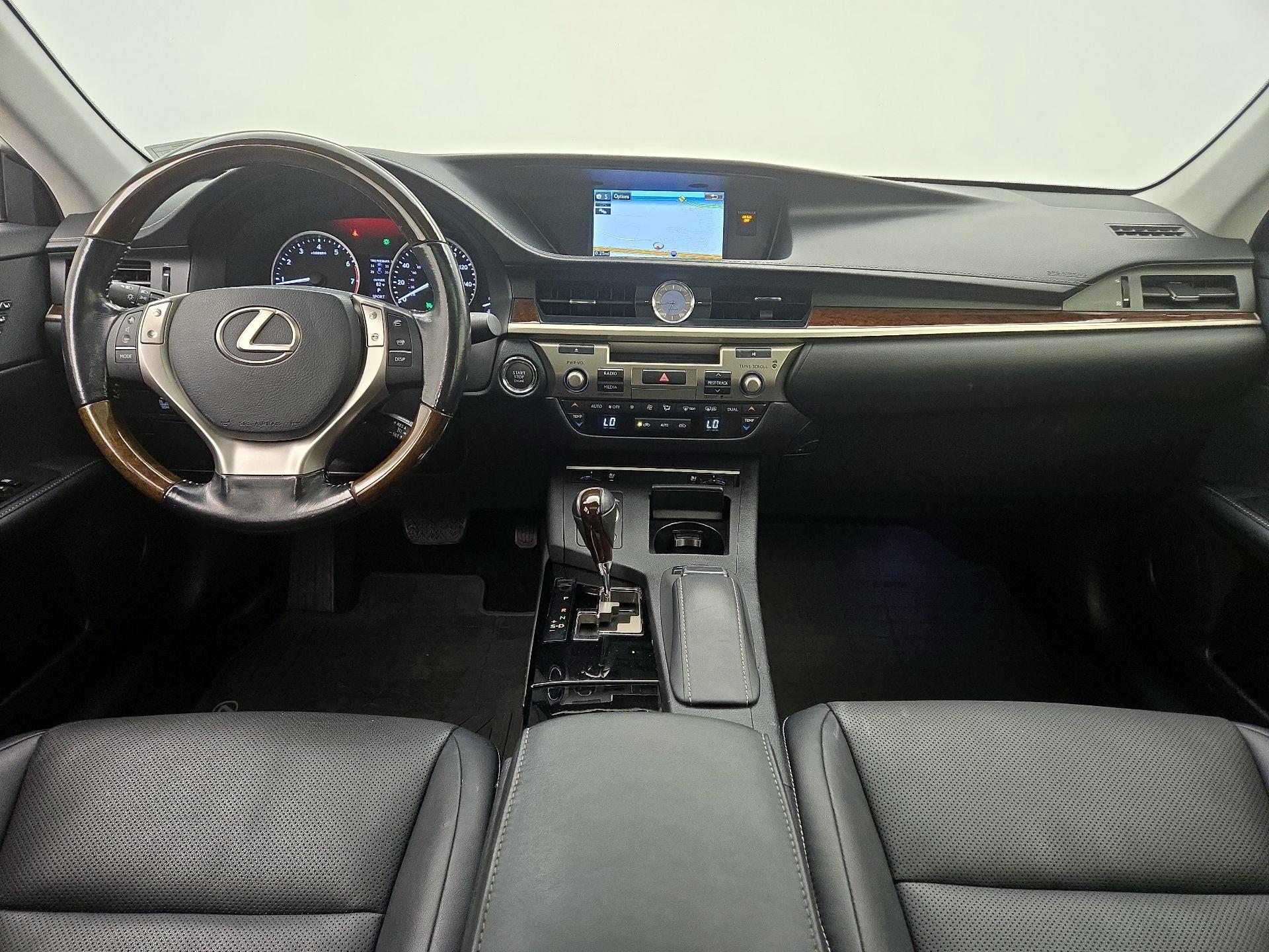 Thumbnail: 2015 Lexus ES - 9