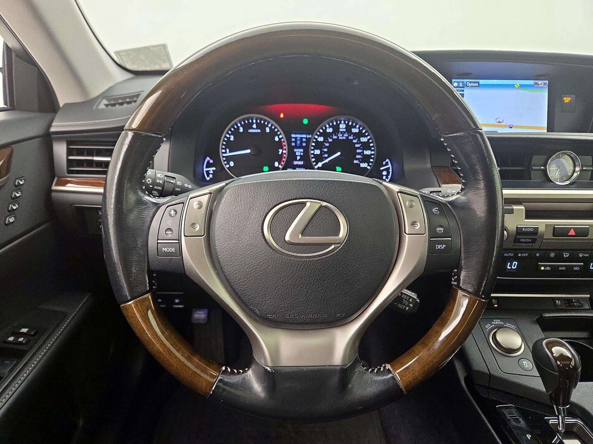 Thumbnail: 2015 Lexus ES - 10