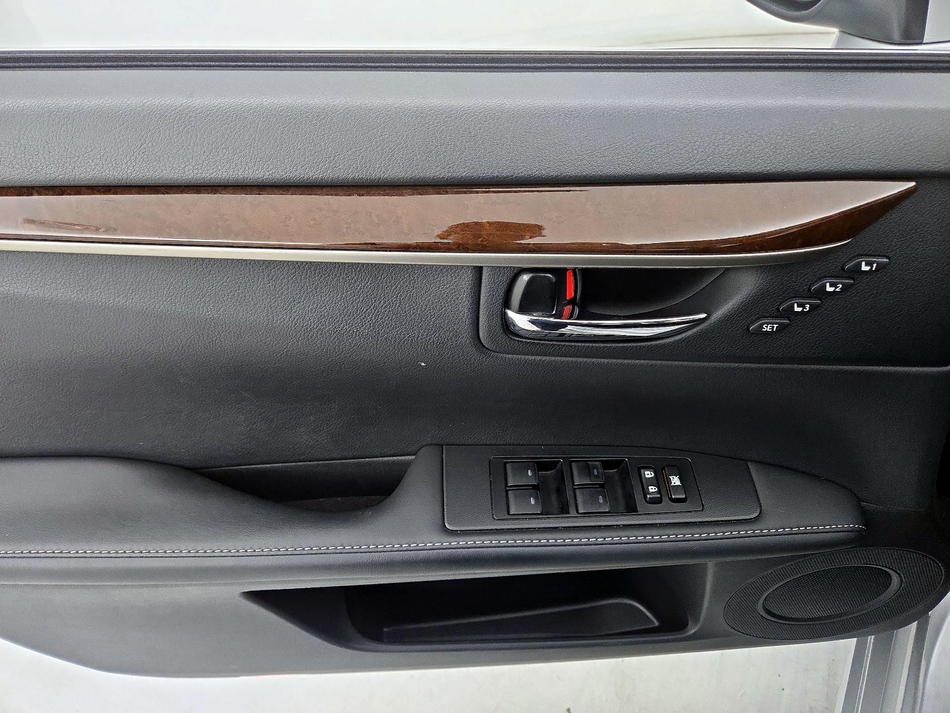 Thumbnail: 2015 Lexus ES - 12