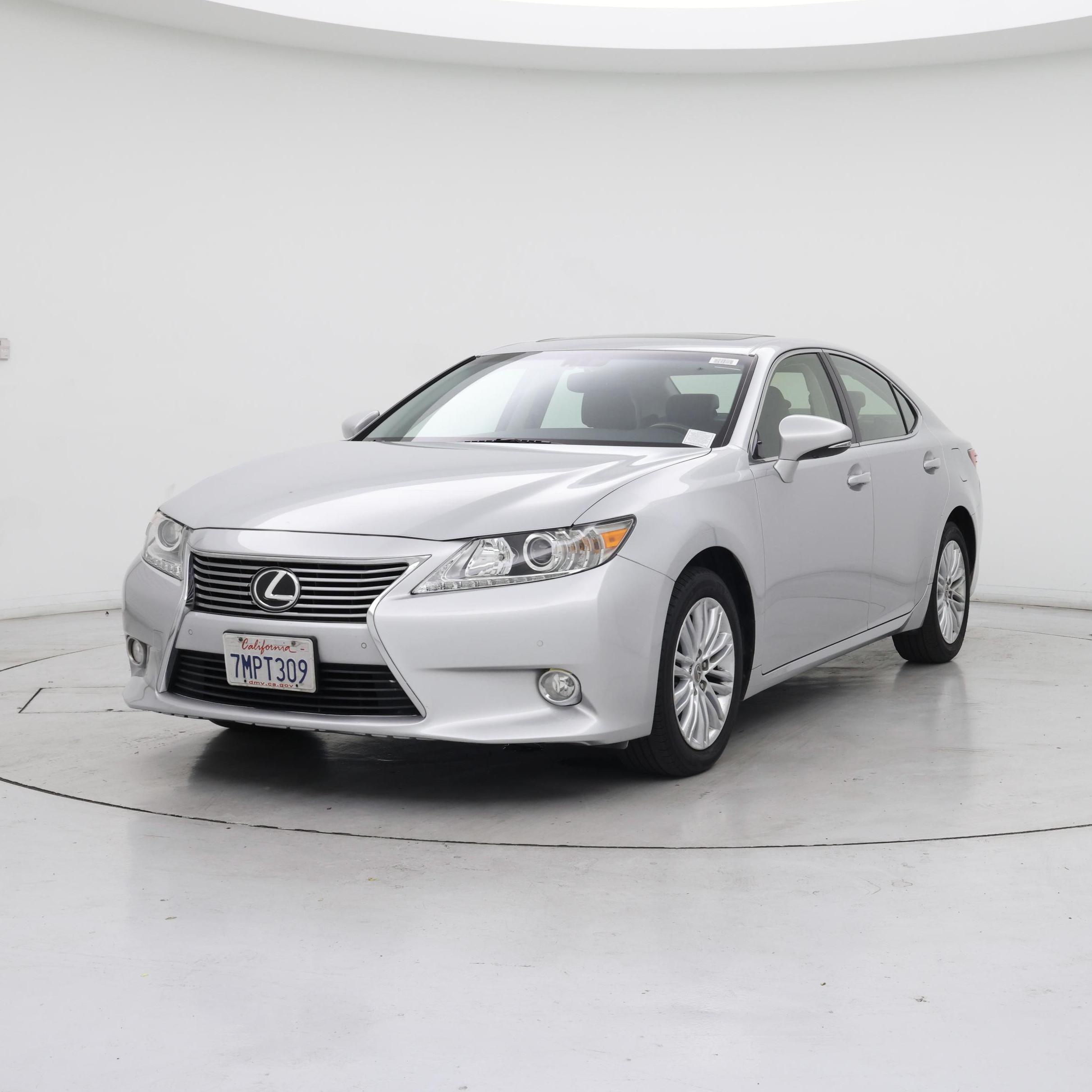 Thumbnail: 2015 Lexus ES - 4