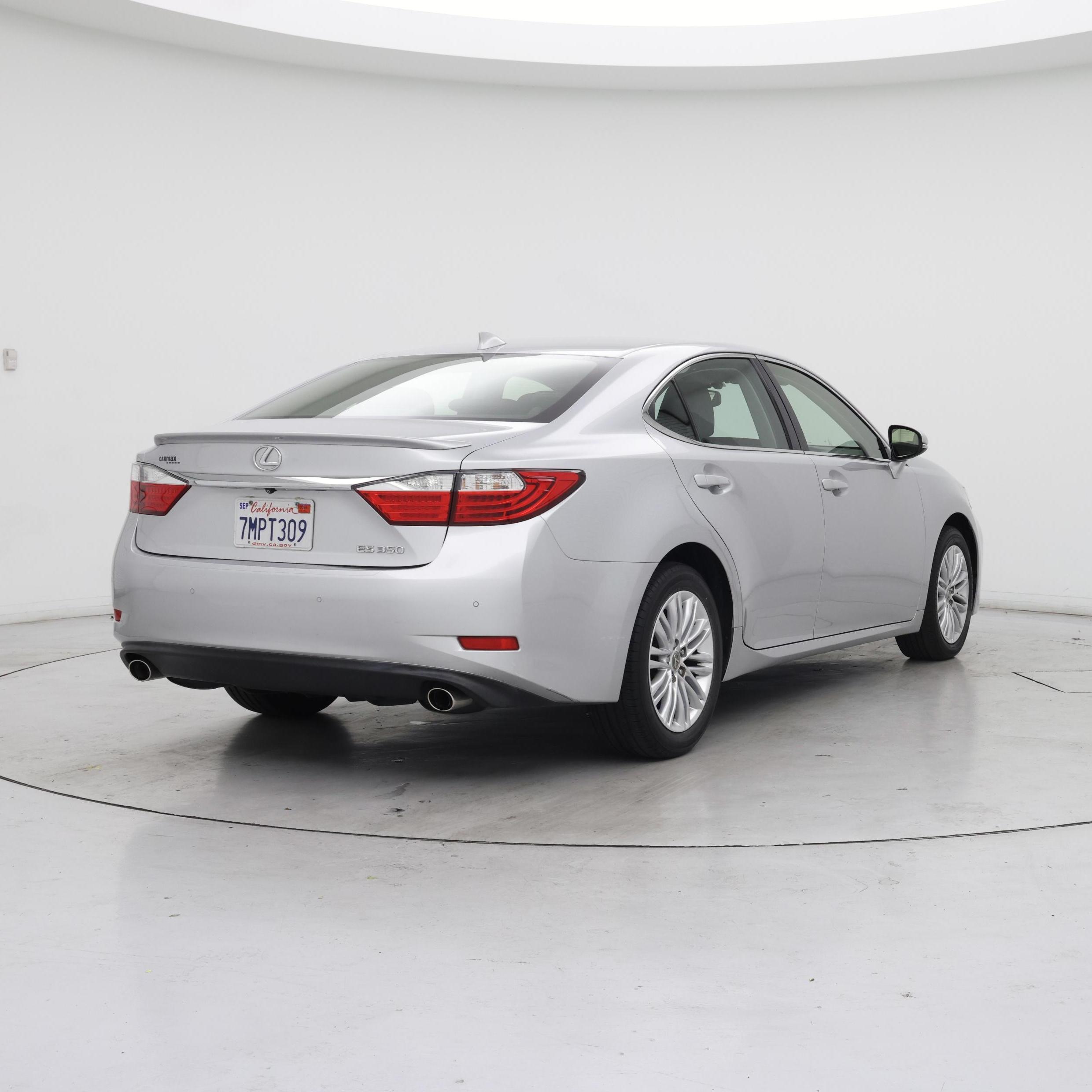 Thumbnail: 2015 Lexus ES - 8