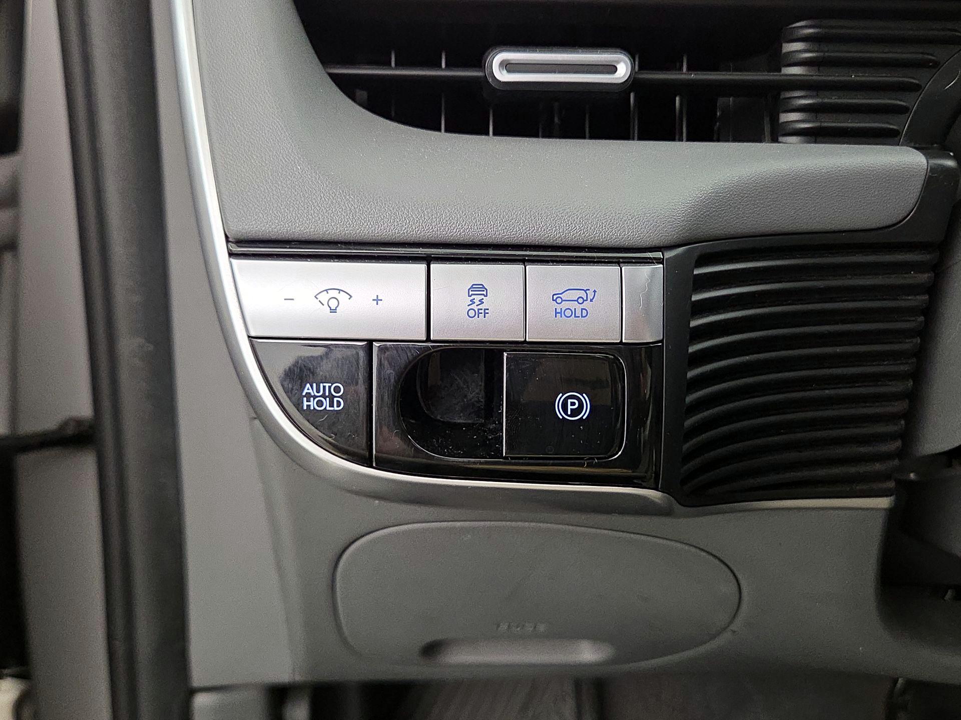 Thumbnail: 2022 Hyundai Ioniq 5 - 13