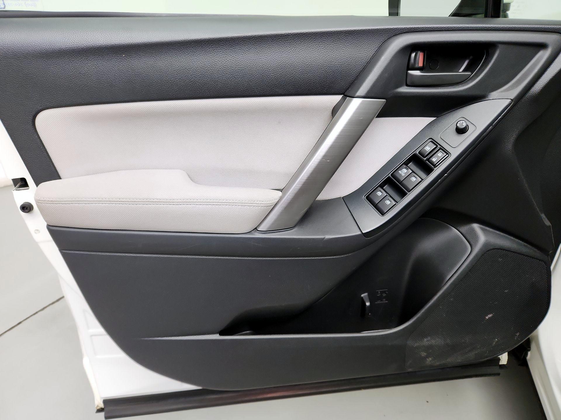 Thumbnail: 2015 Subaru Forester - 12