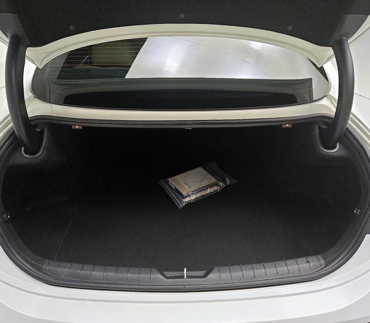 Trunk/Cargo (Seats Up)