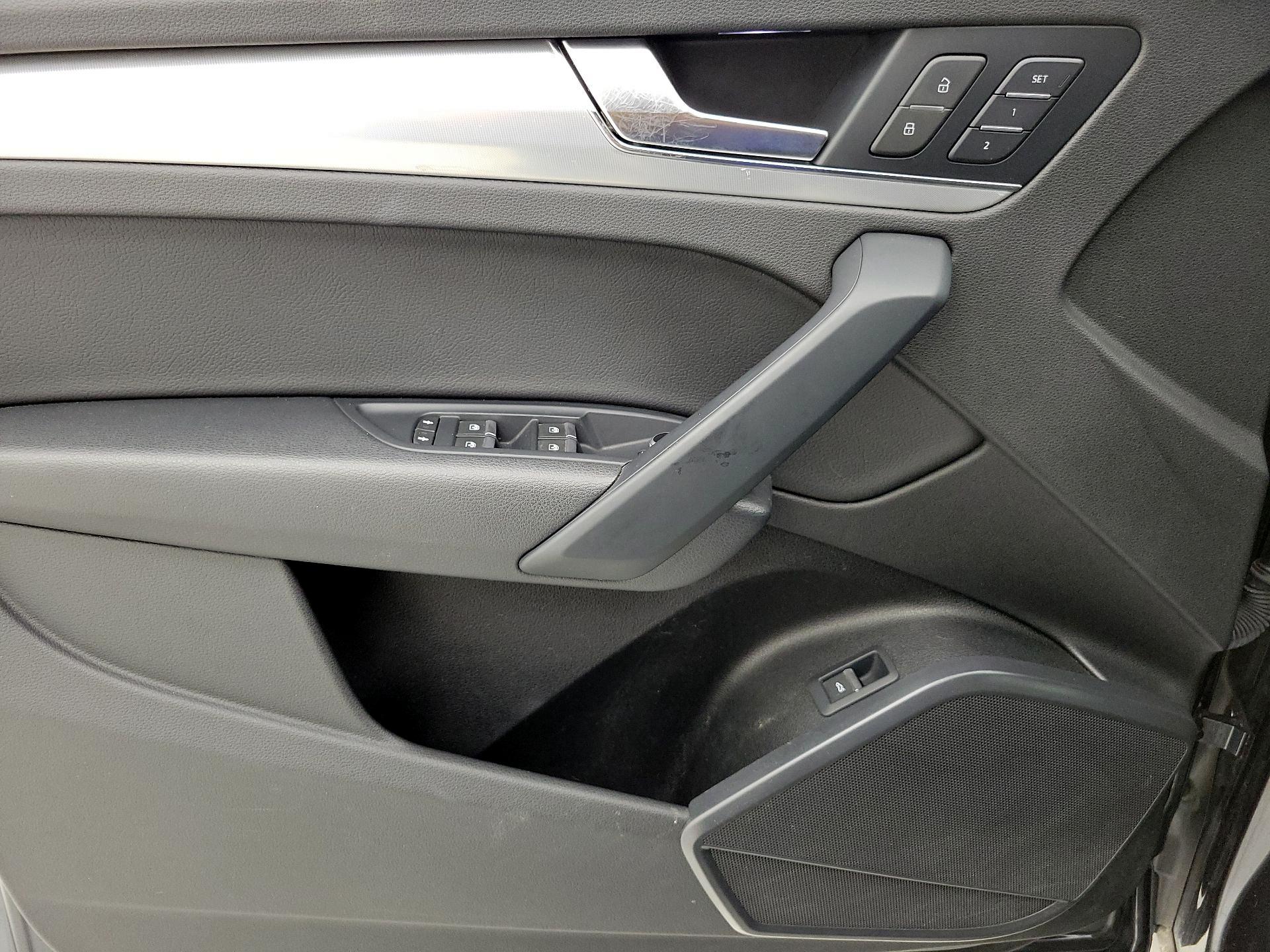 Thumbnail: 2020 Audi Q5 - 12