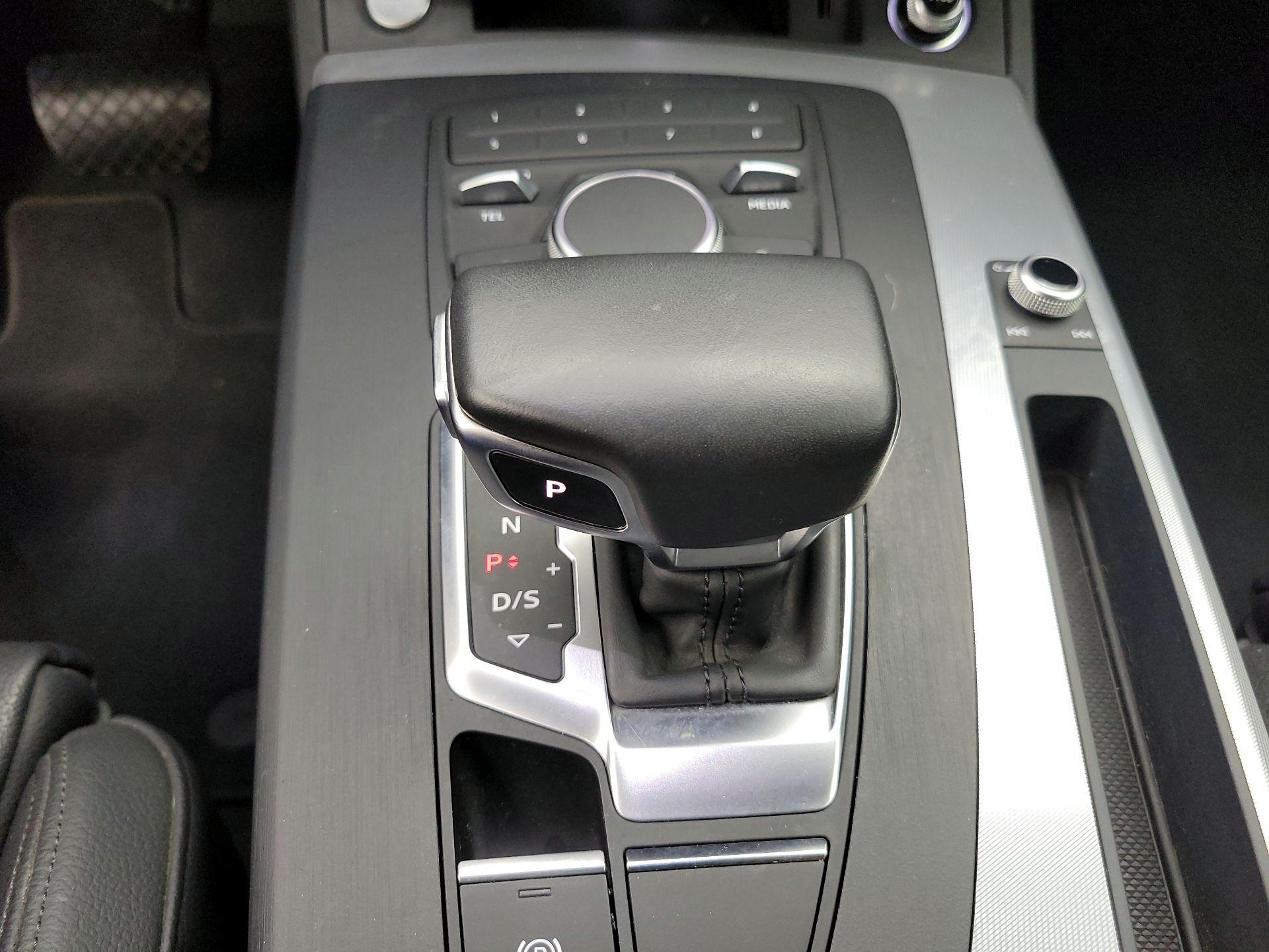 Thumbnail: 2020 Audi Q5 - 17