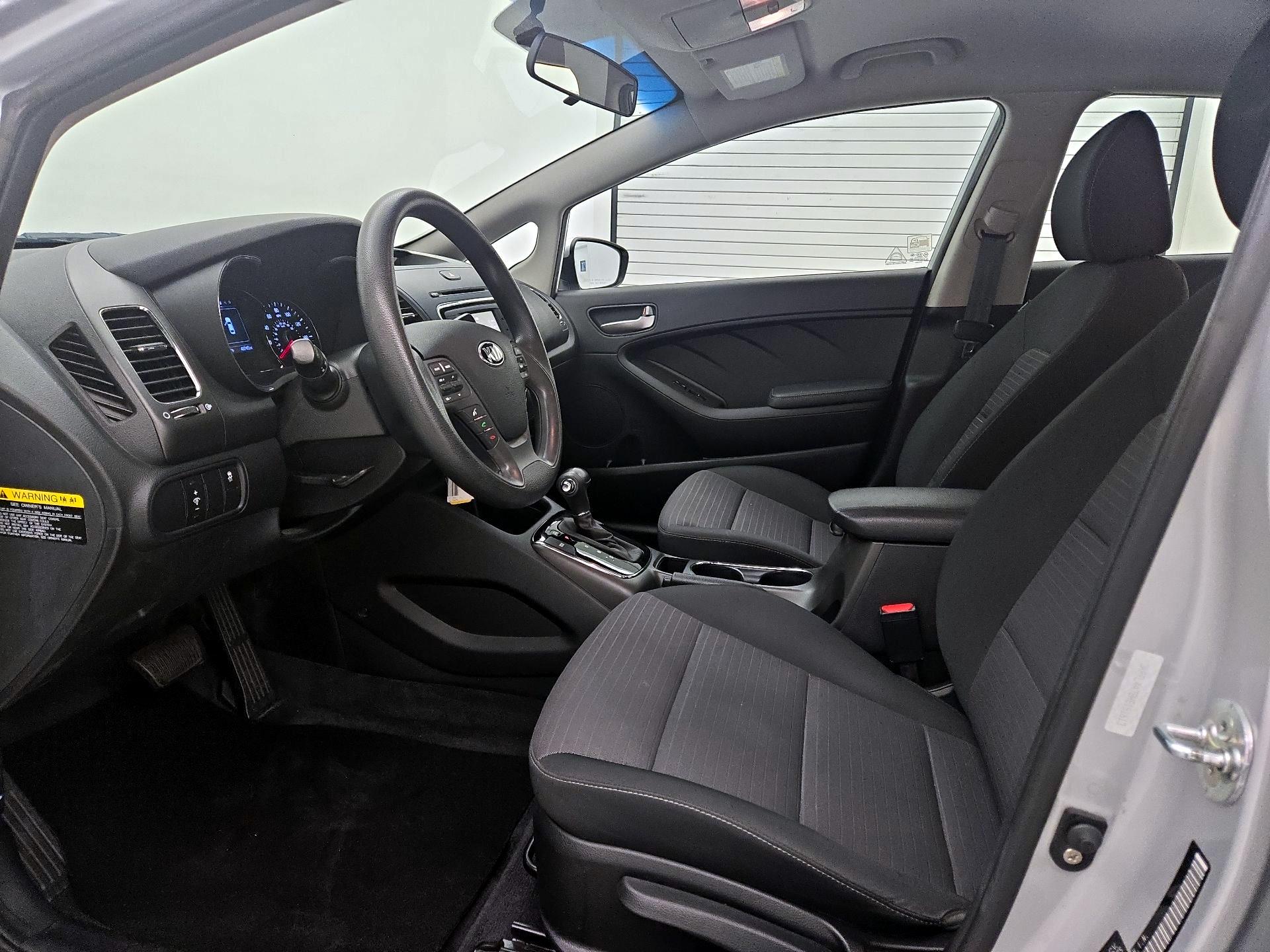 Thumbnail: 2017 Kia Forte - 11