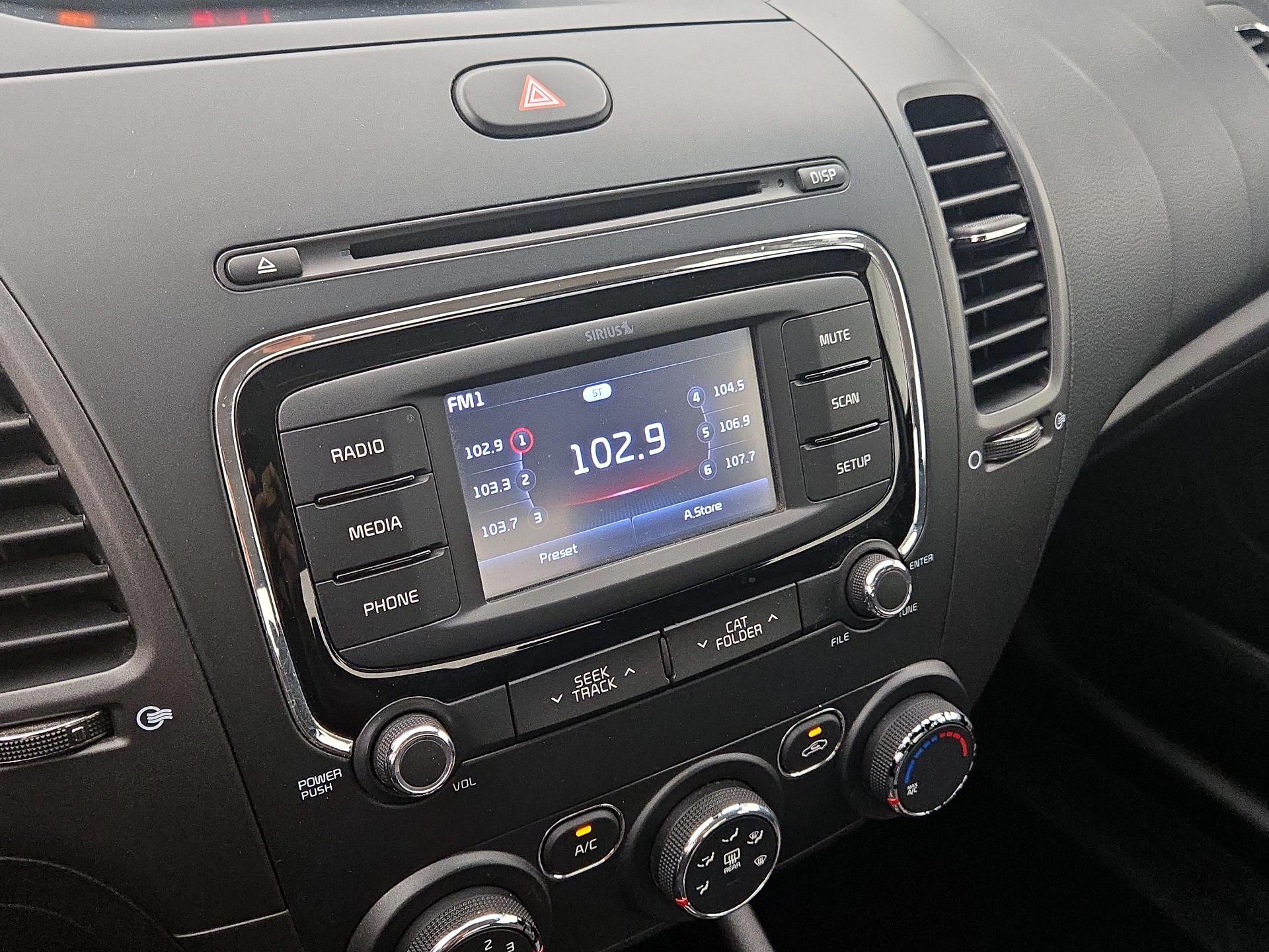 Thumbnail: 2017 Kia Forte - 14