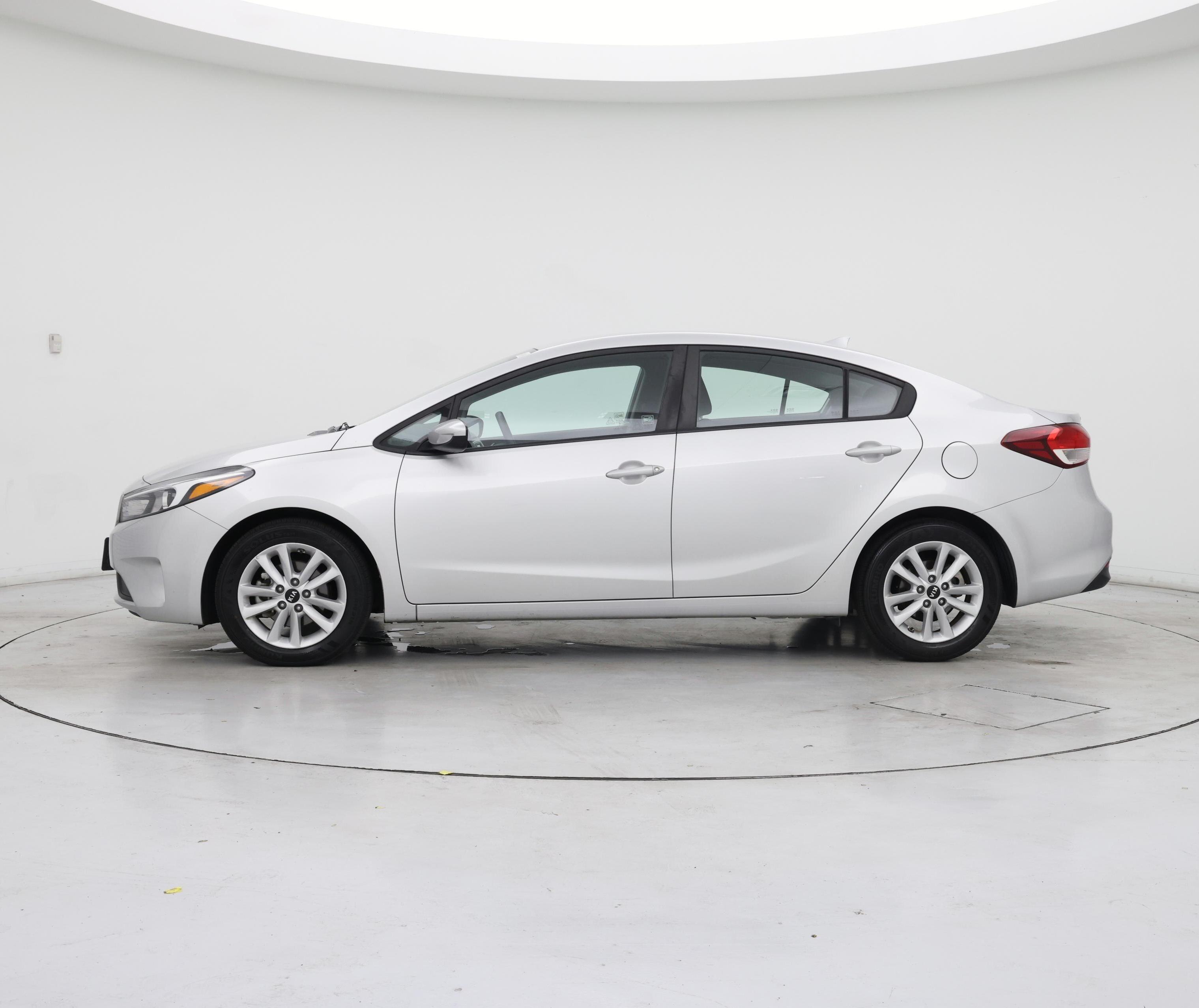 Thumbnail: 2017 Kia Forte - 3