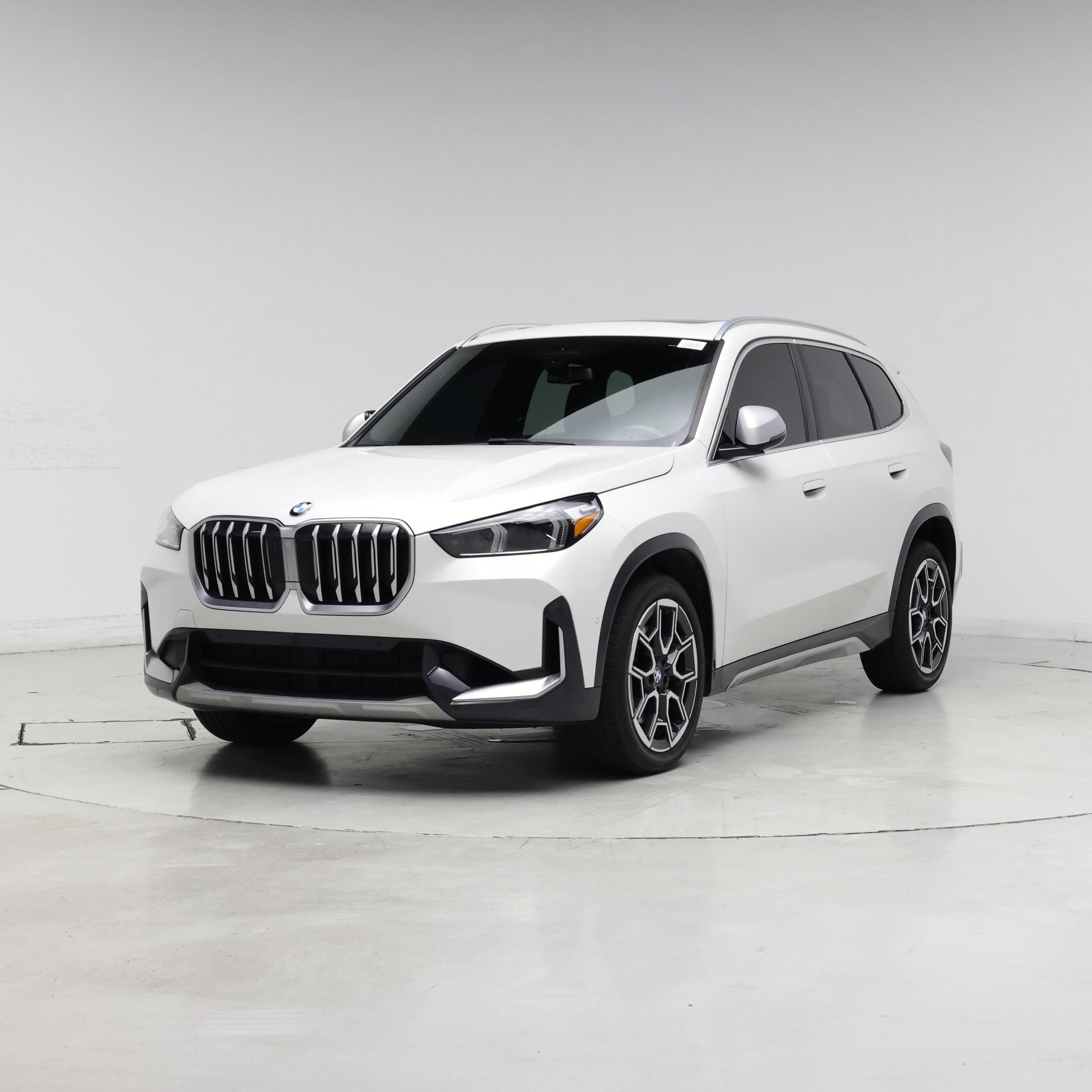 Thumbnail: 2023 BMW X1 - 4