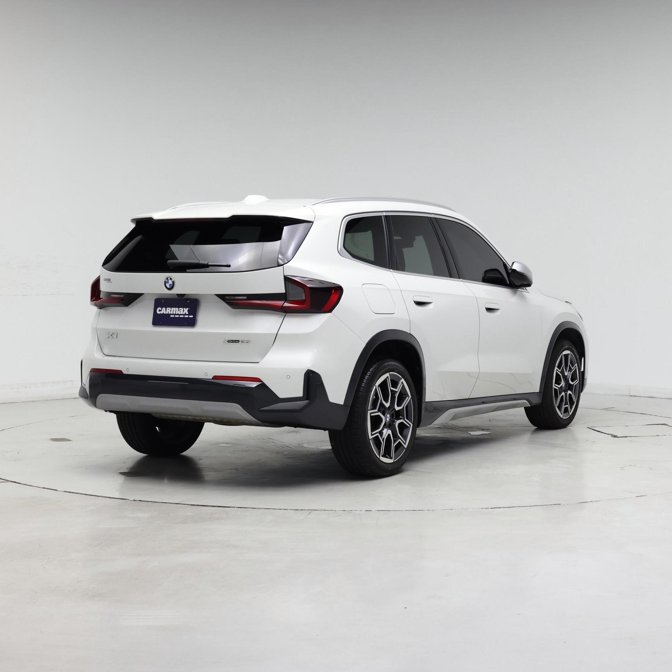 Thumbnail: 2023 BMW X1 - 8