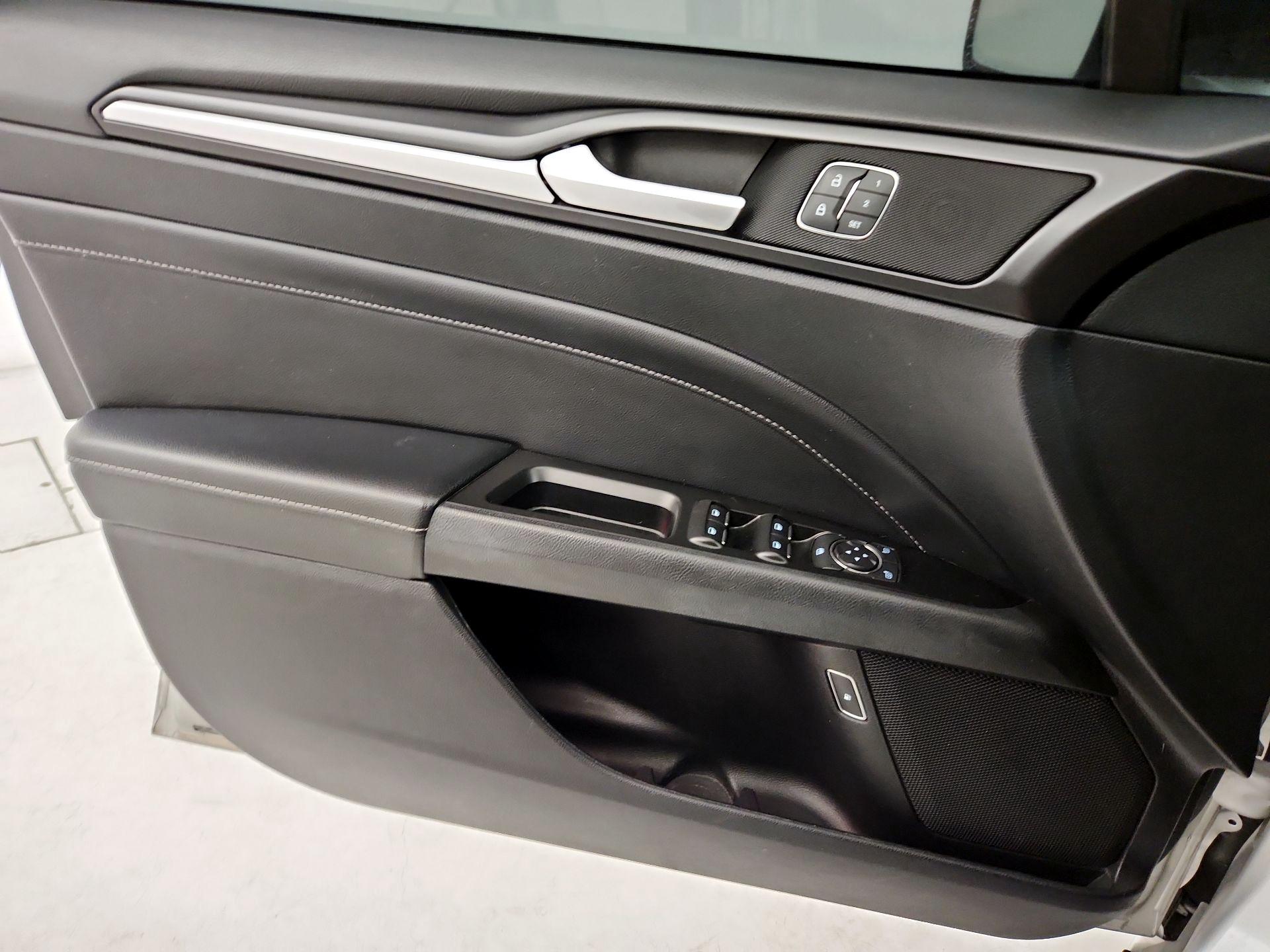 Thumbnail: 2019 Ford Fusion - 12
