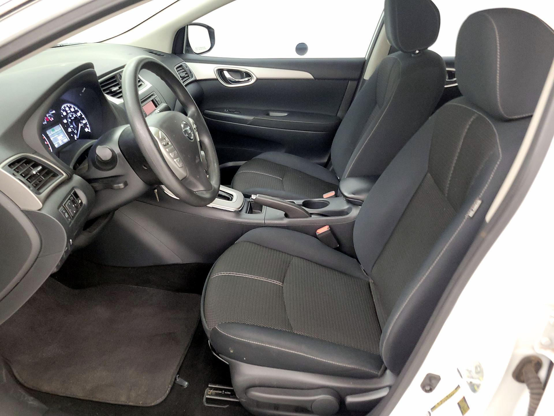 Thumbnail: 2015 Nissan Sentra - 11