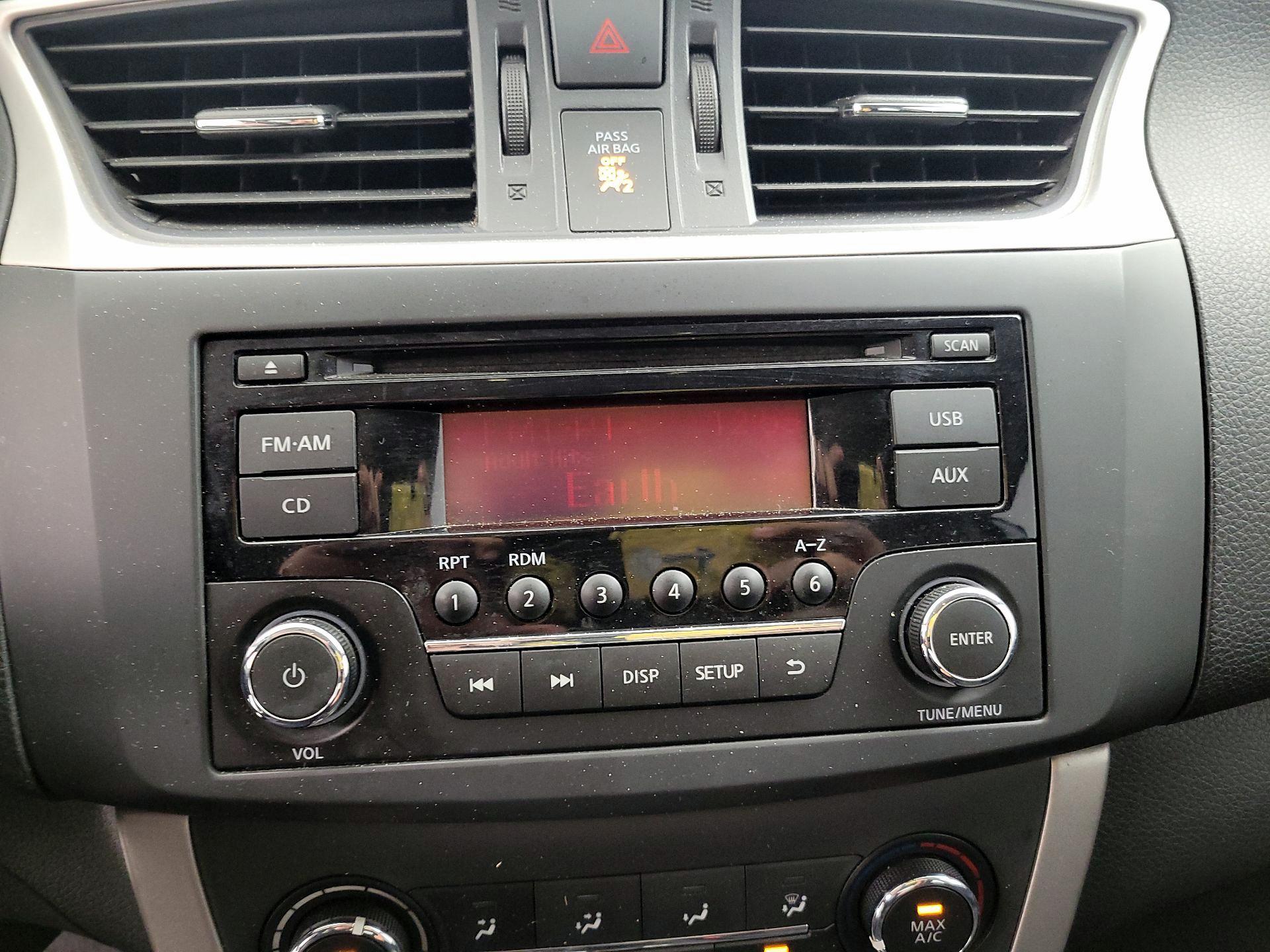 Thumbnail: 2015 Nissan Sentra - 14
