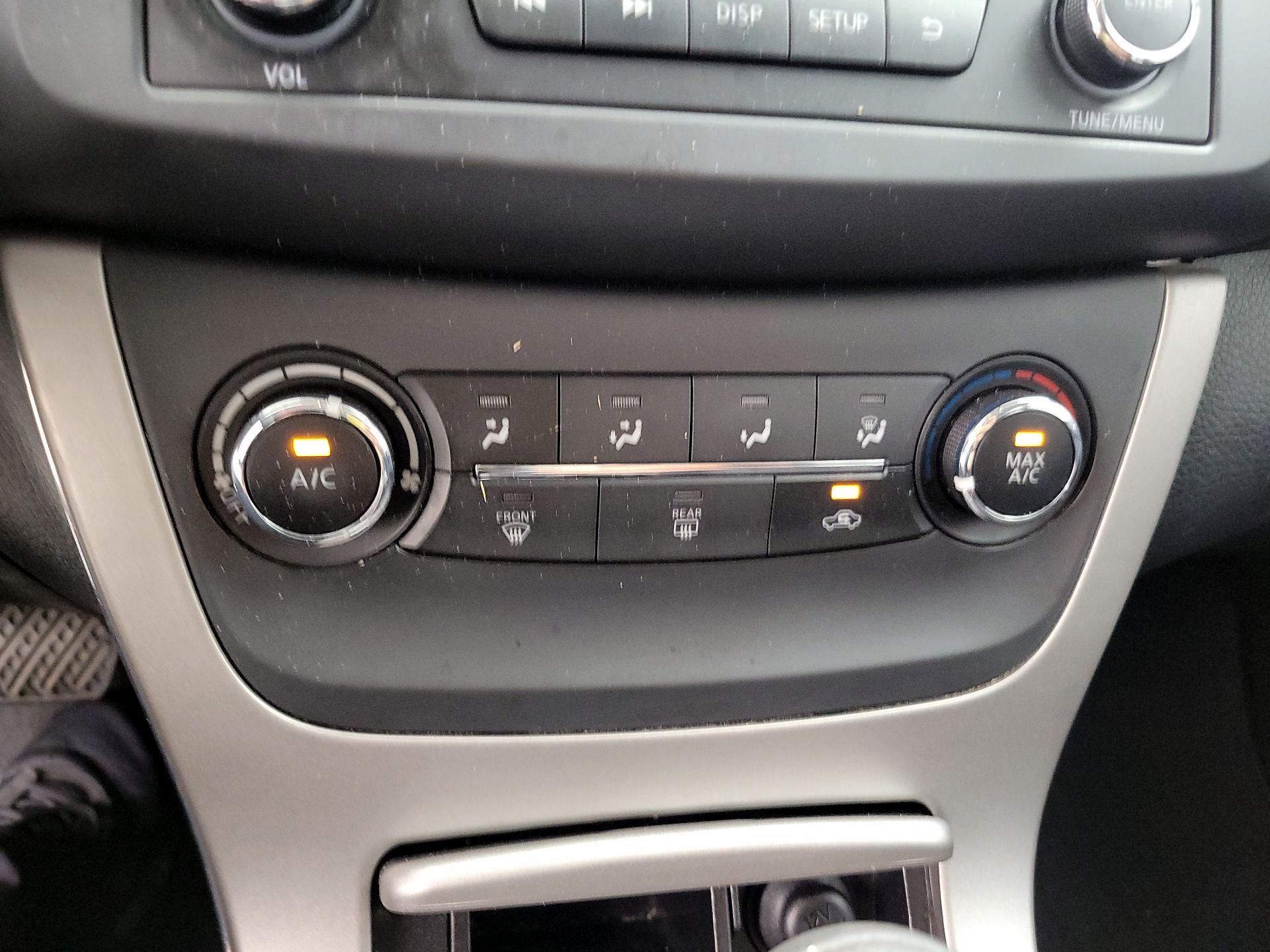 Thumbnail: 2015 Nissan Sentra - 15