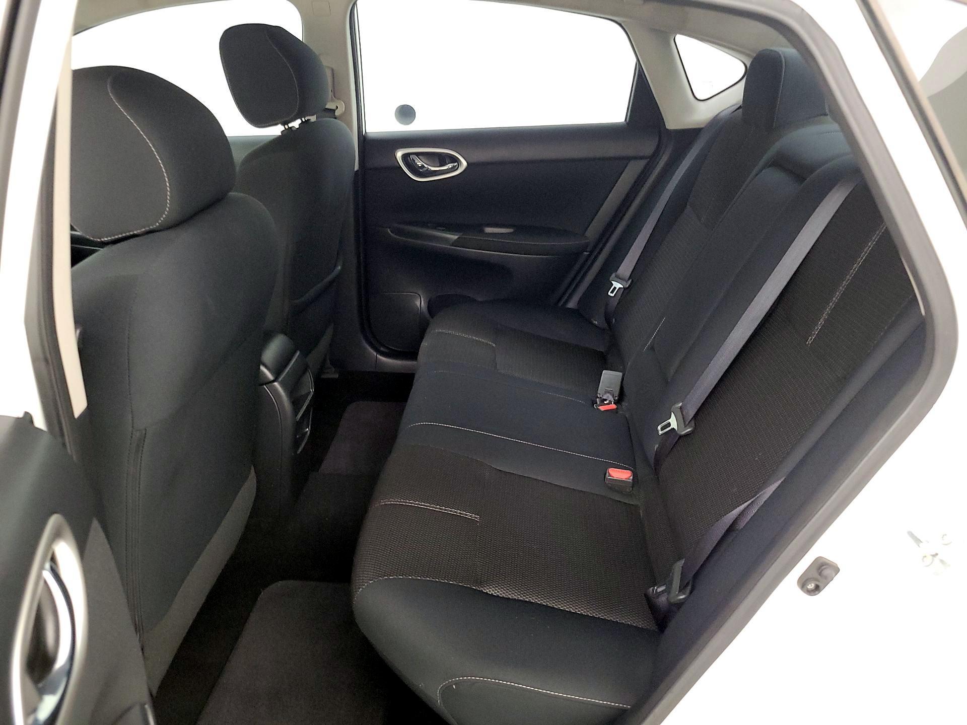 Thumbnail: 2015 Nissan Sentra - 18