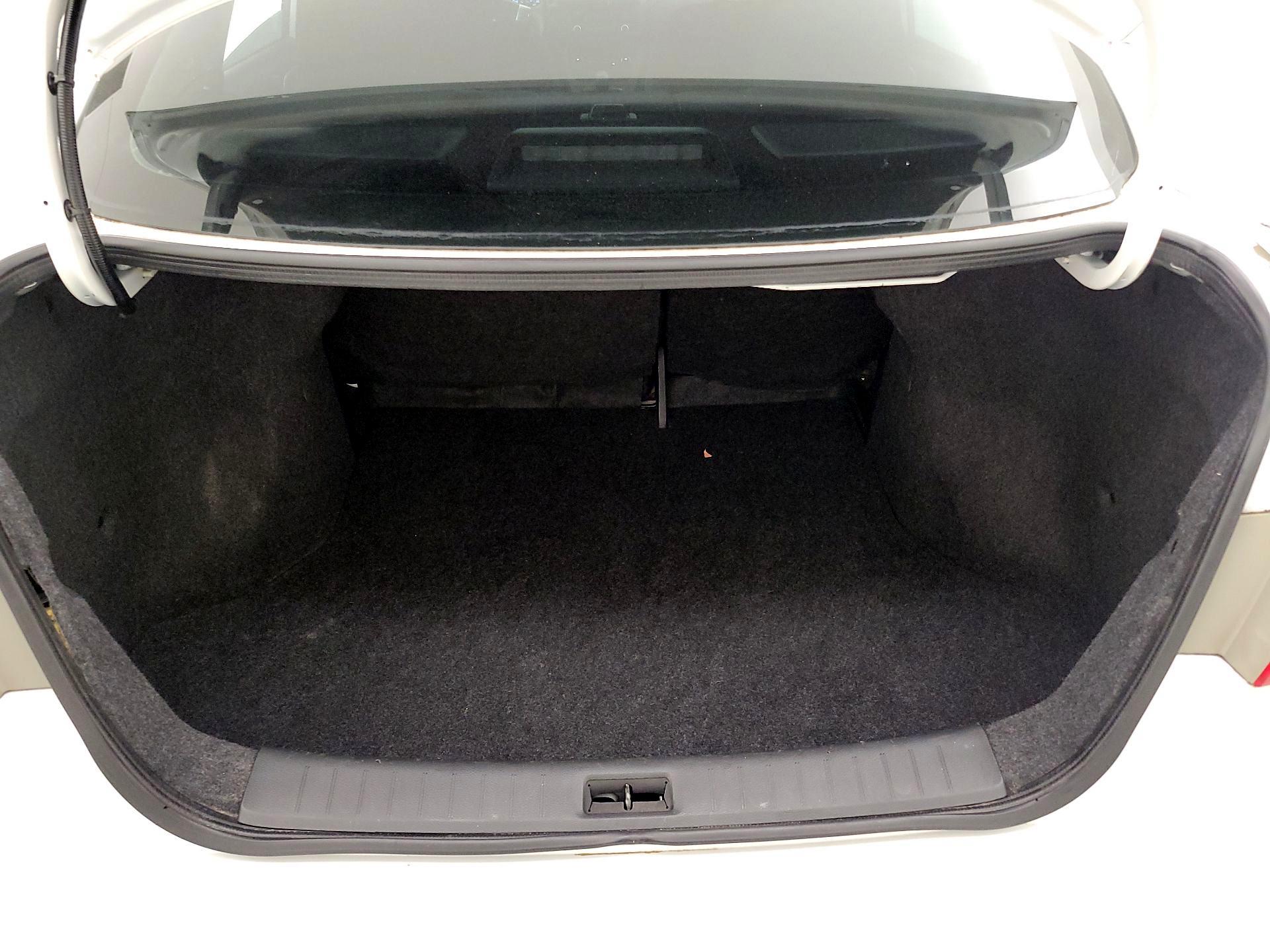 Thumbnail: 2015 Nissan Sentra - 19