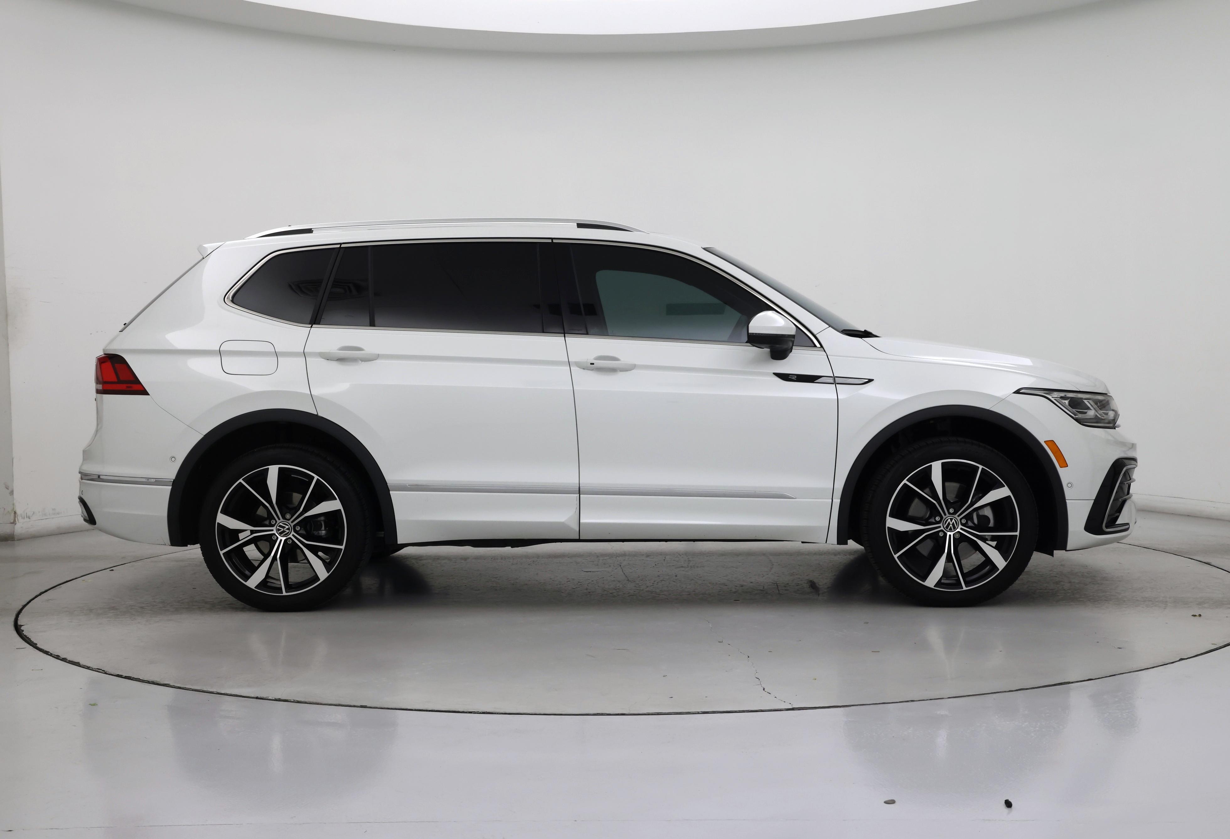 Thumbnail: 2024 Volkswagen Tiguan - 7