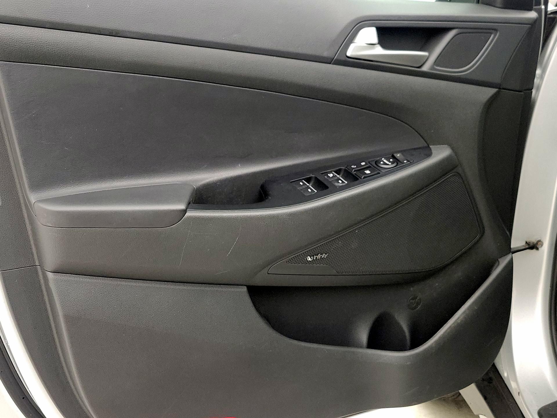 Thumbnail: 2019 Hyundai Tucson - 12