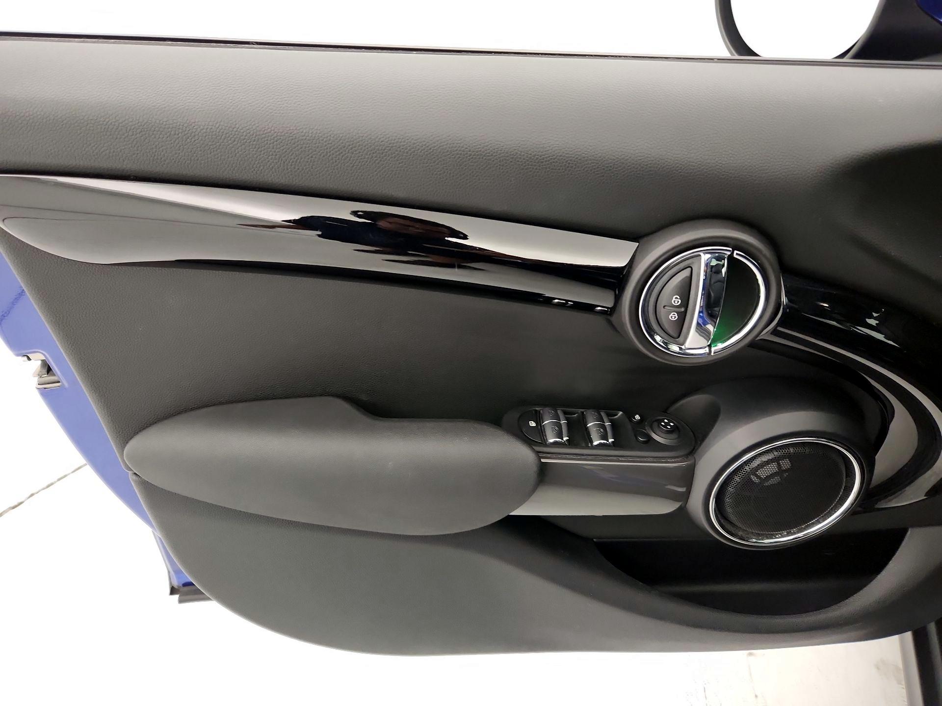 Thumbnail: 2021 MINI Cooper Hardtop - 12