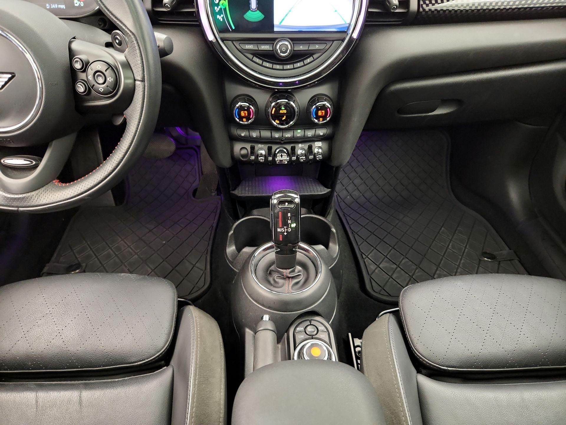 Thumbnail: 2021 MINI Cooper Hardtop - 17