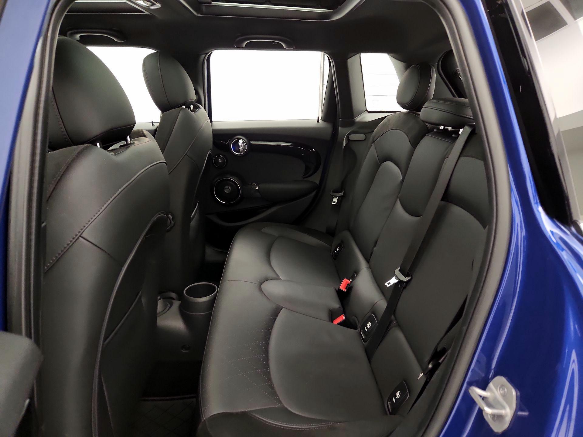 Thumbnail: 2021 MINI Cooper Hardtop - 19