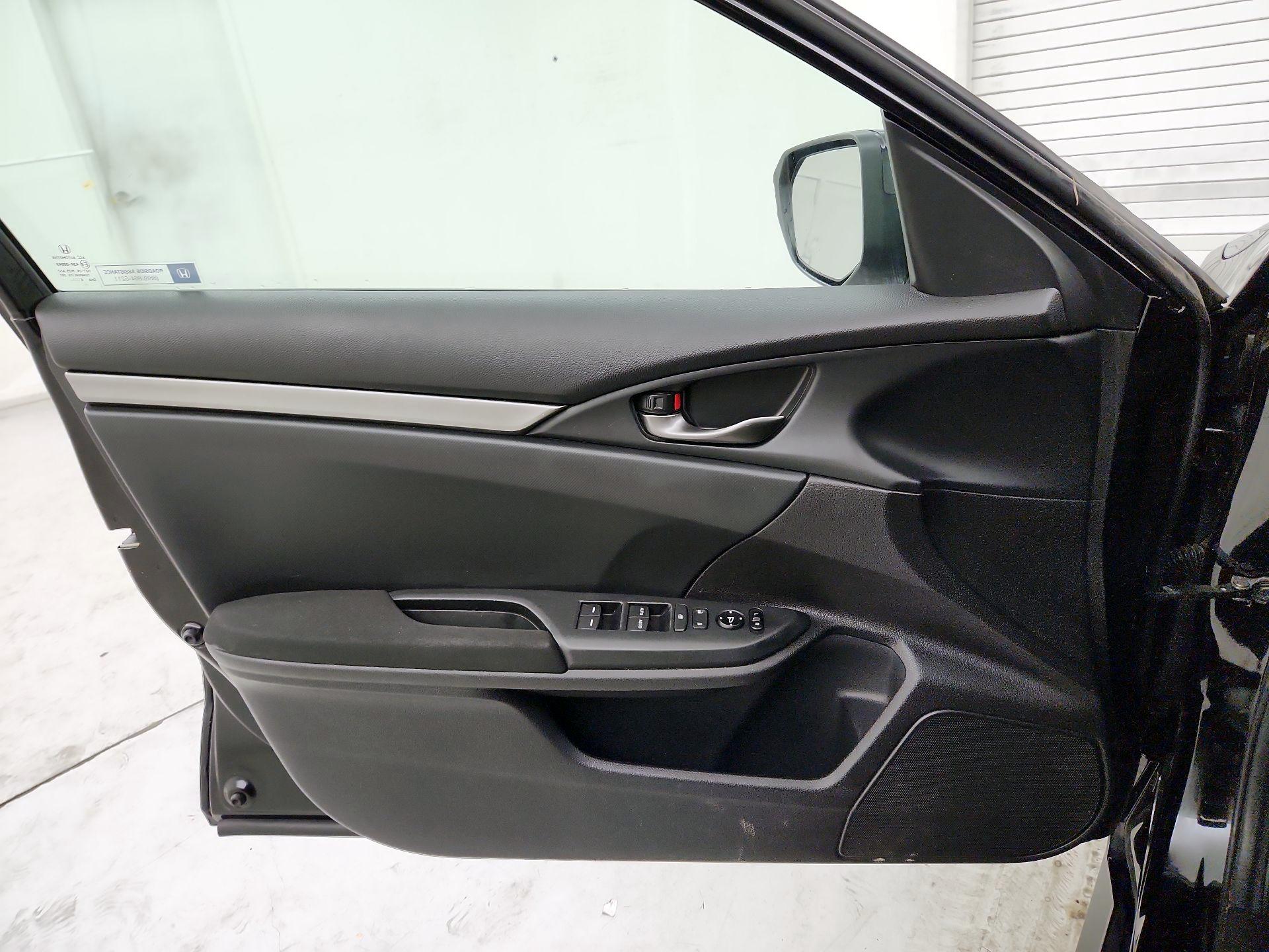 Thumbnail: 2017 Honda Civic - 12