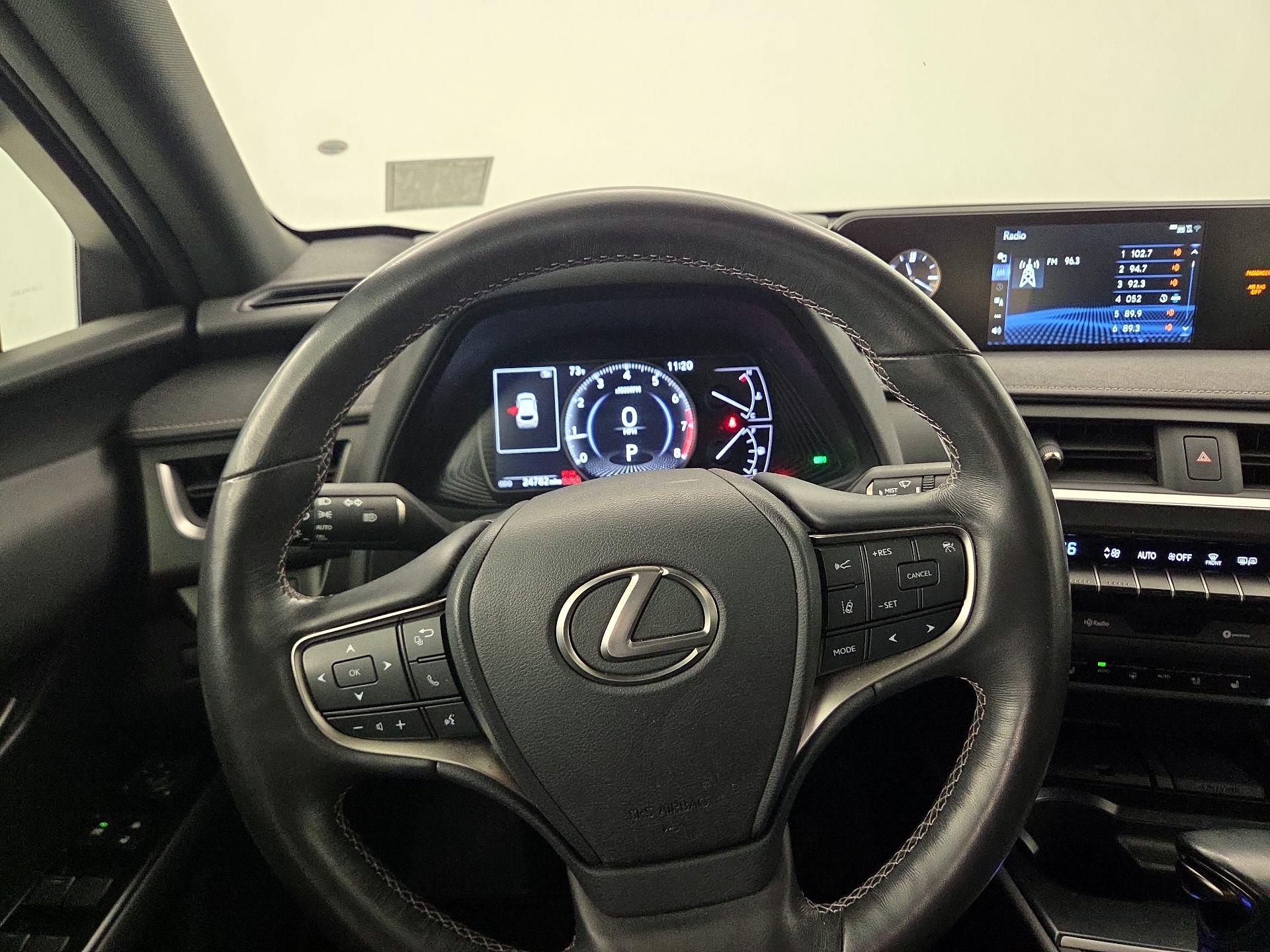 Thumbnail: 2019 Lexus UX - 10