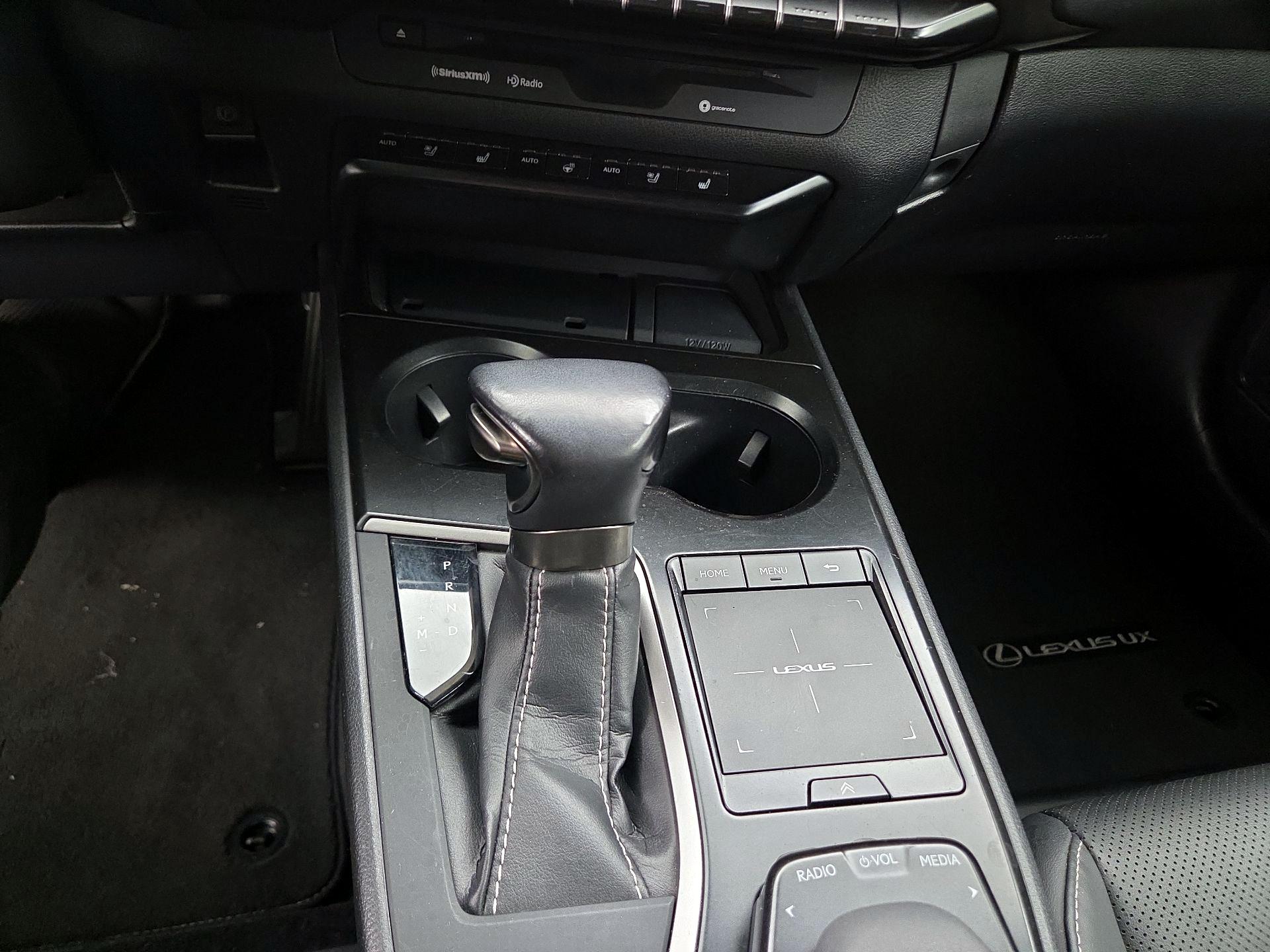 Thumbnail: 2019 Lexus UX - 17