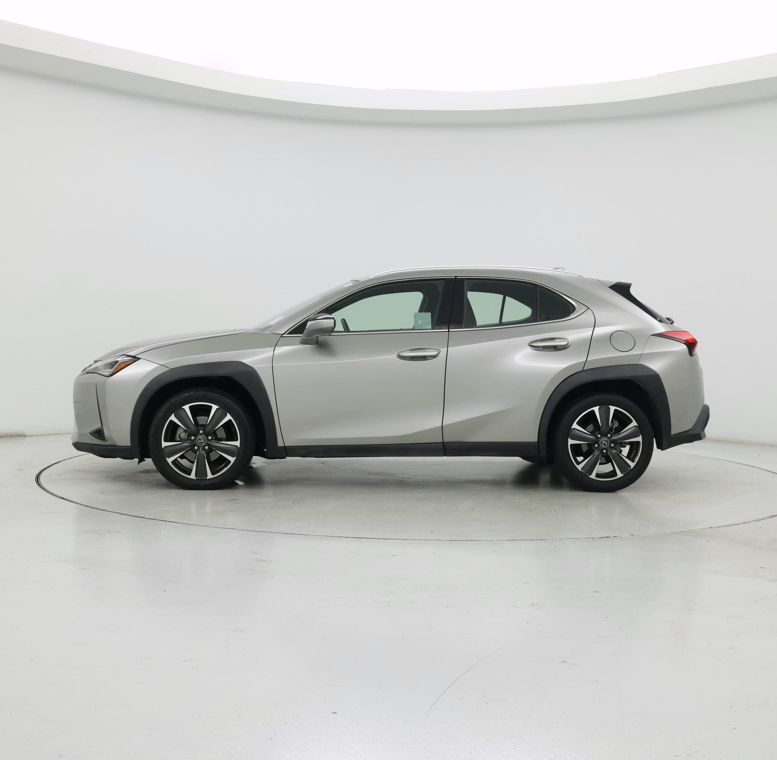Thumbnail: 2019 Lexus UX - 3