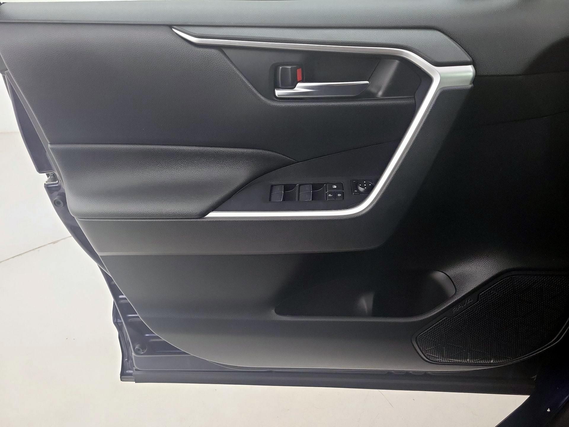 Thumbnail: 2022 Toyota RAV4 - 12