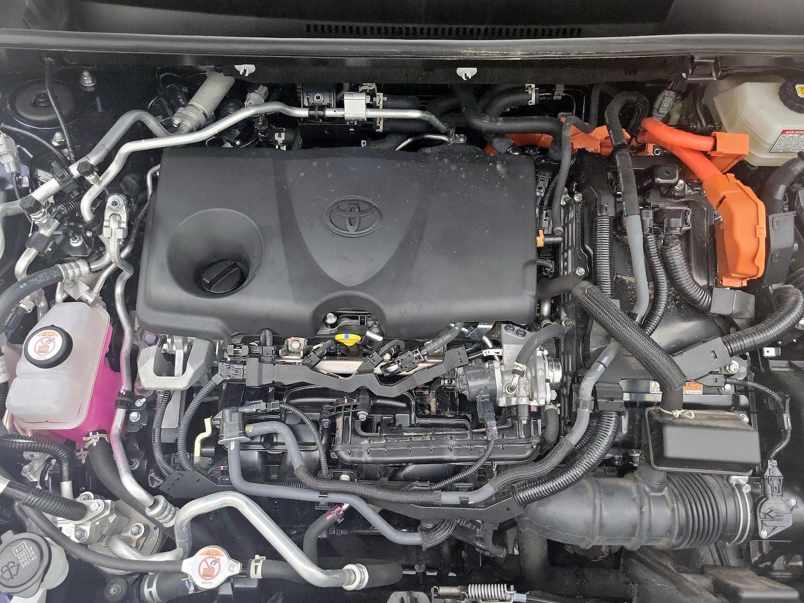 2022 Toyota RAV4 SE - Photo 23