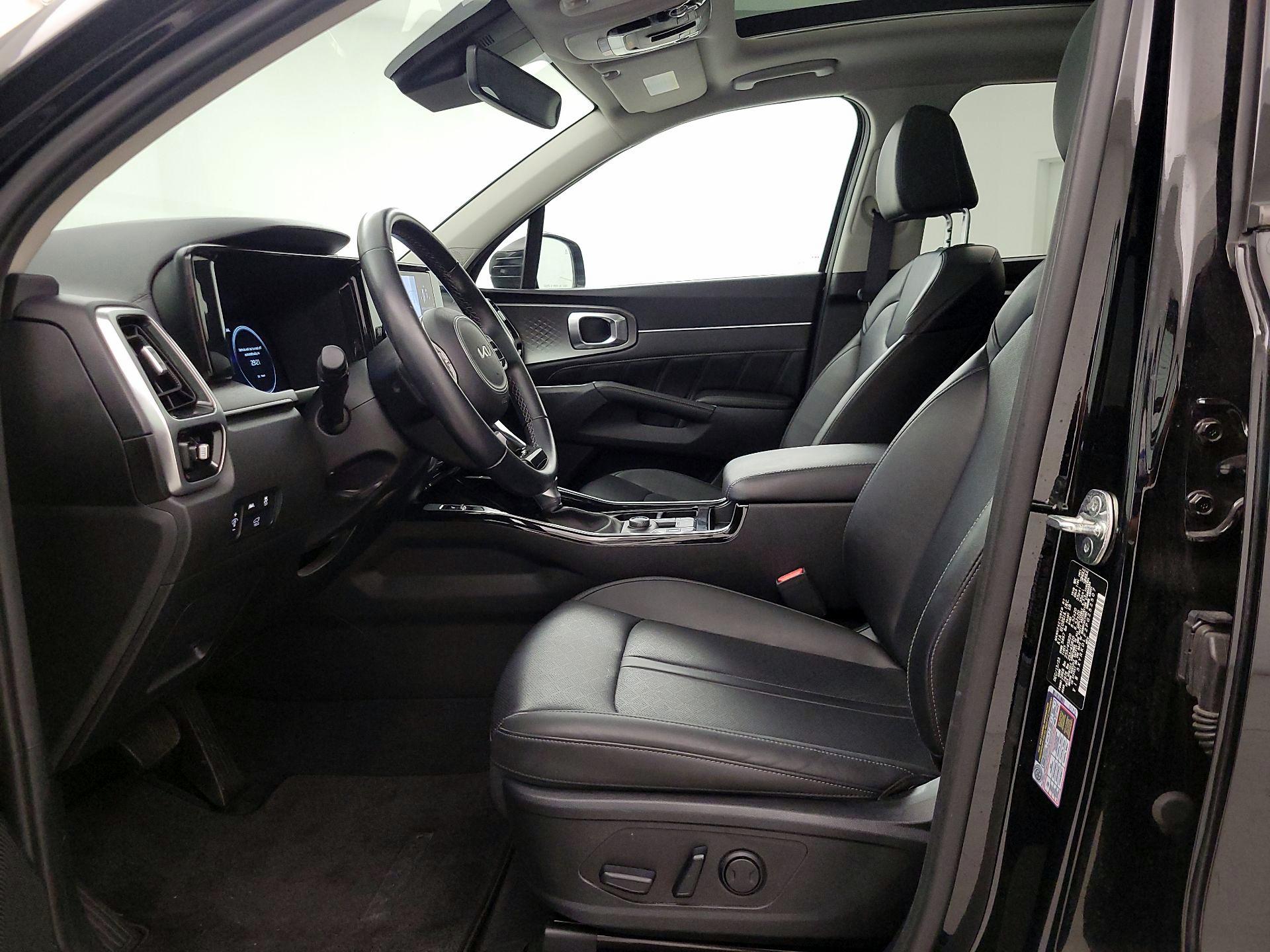 Thumbnail: 2023 Kia Sorento - 11