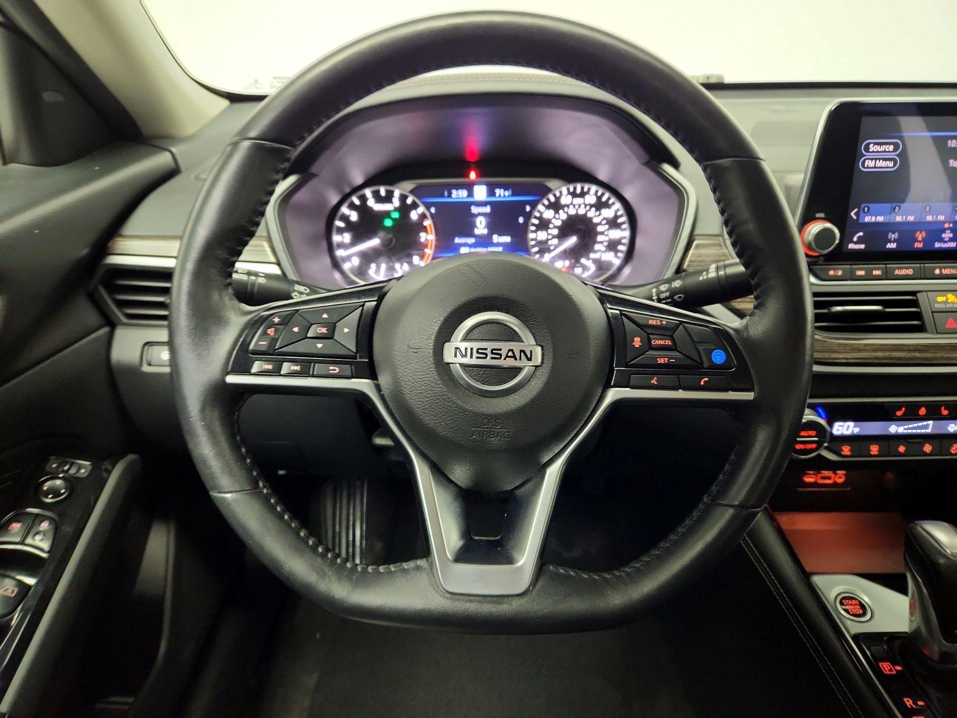 Thumbnail: 2020 Nissan Altima - 10
