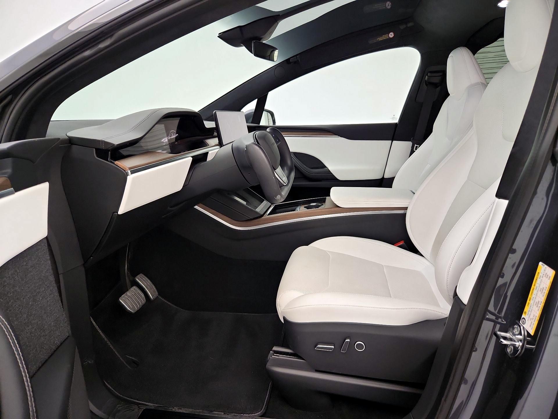 Thumbnail: 2023 Tesla Model X - 11