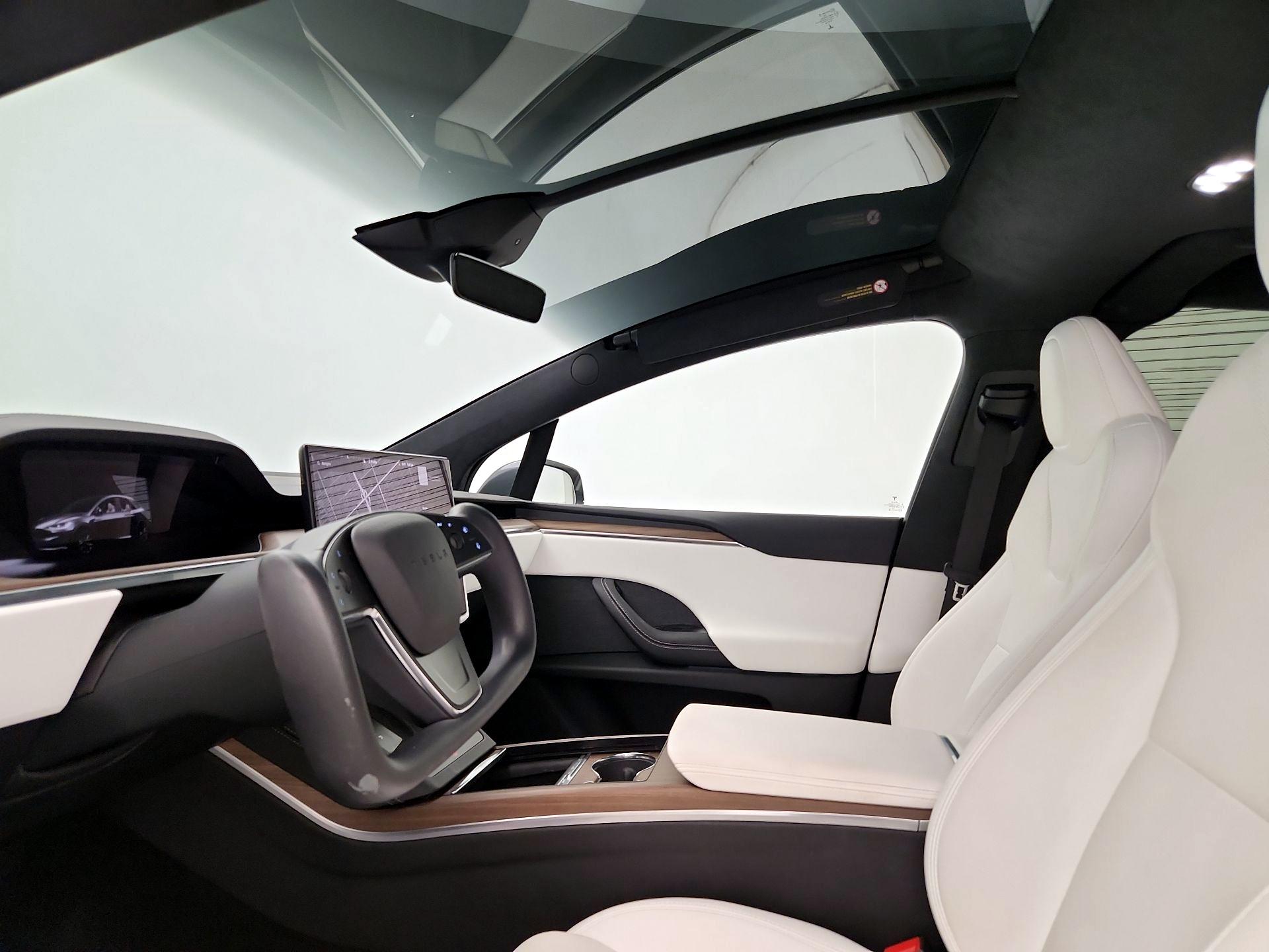 Thumbnail: 2023 Tesla Model X - 18